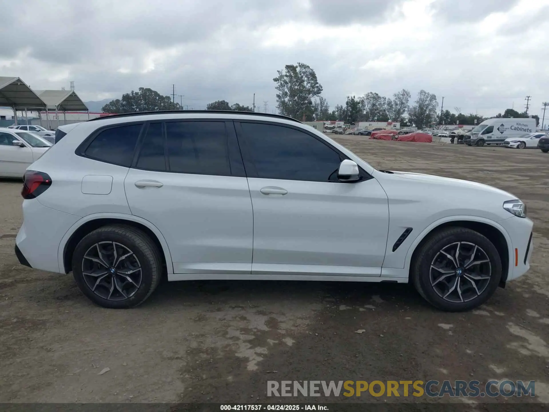 13 Photograph of a damaged car 5UX43DP06P9R32858 BMW X3 2023
