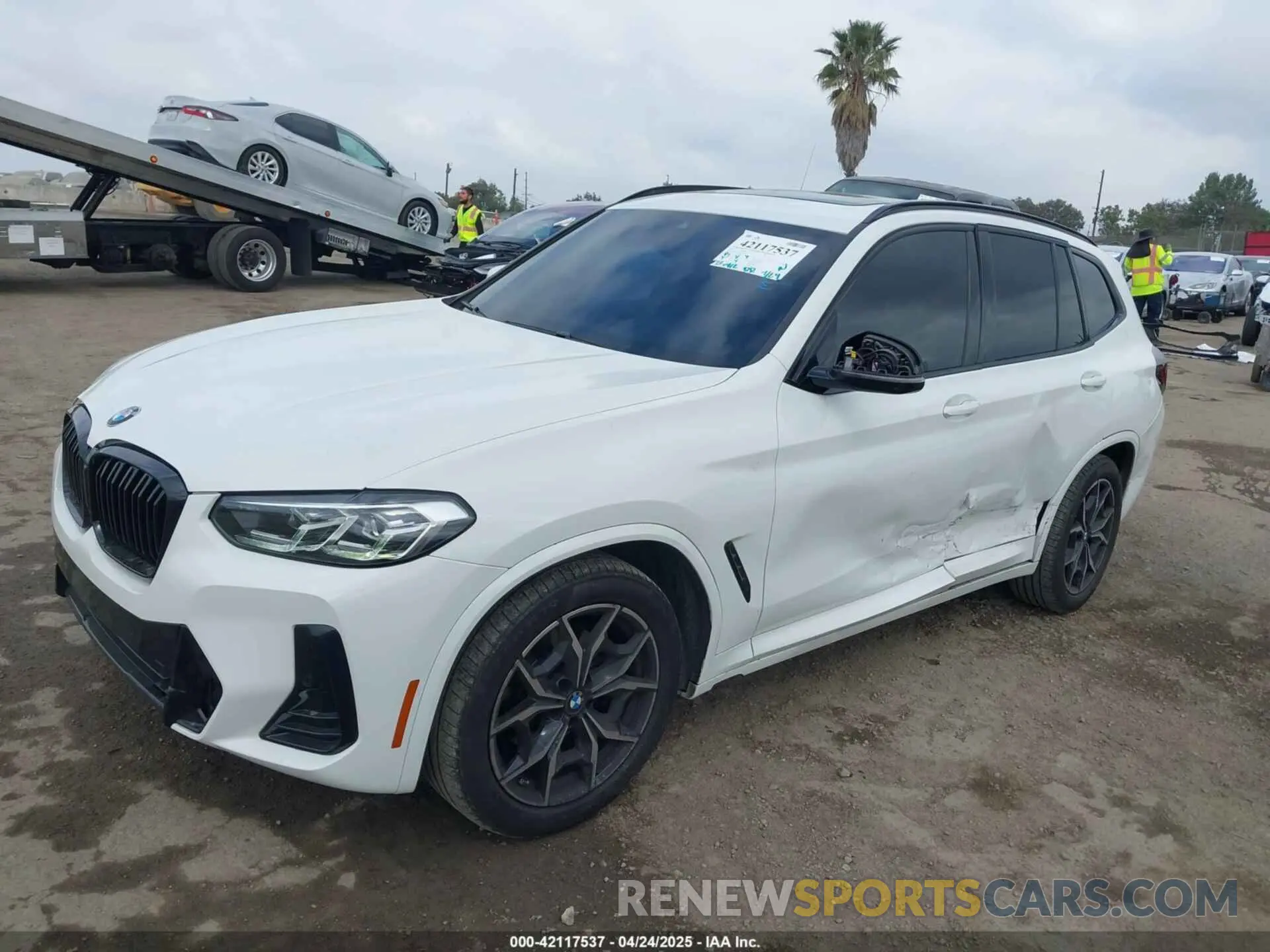 2 Photograph of a damaged car 5UX43DP06P9R32858 BMW X3 2023