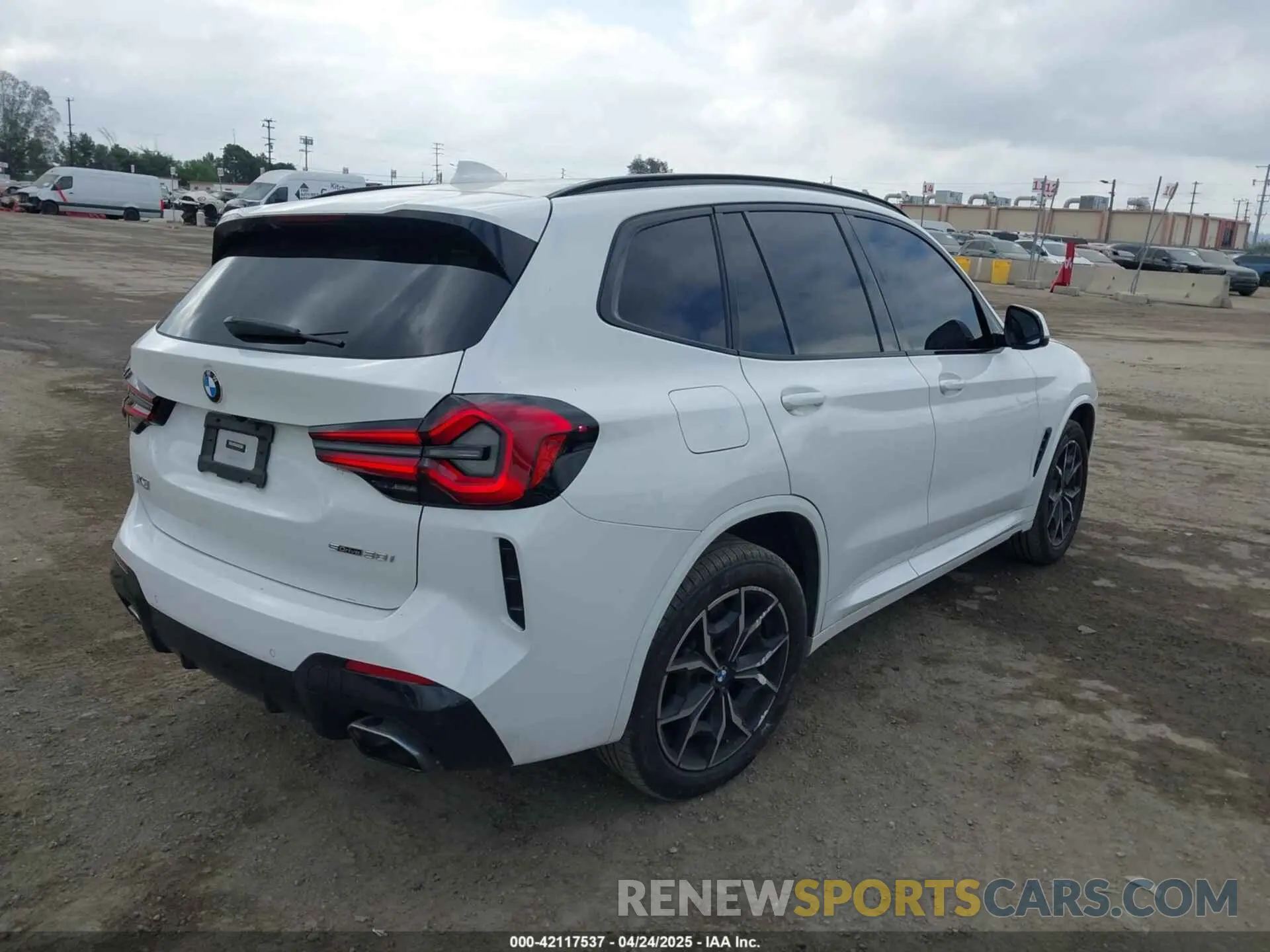 4 Photograph of a damaged car 5UX43DP06P9R32858 BMW X3 2023