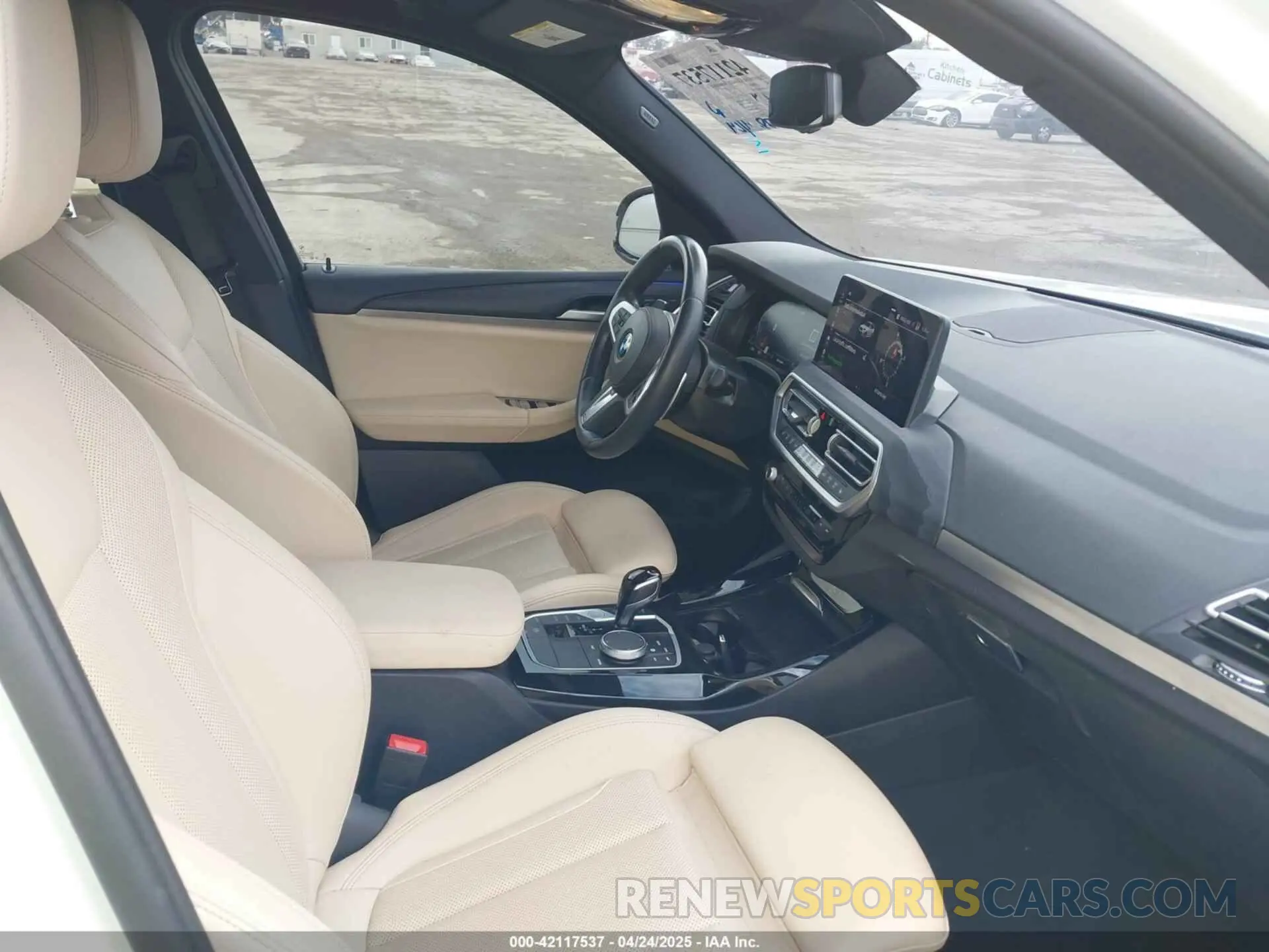 5 Photograph of a damaged car 5UX43DP06P9R32858 BMW X3 2023