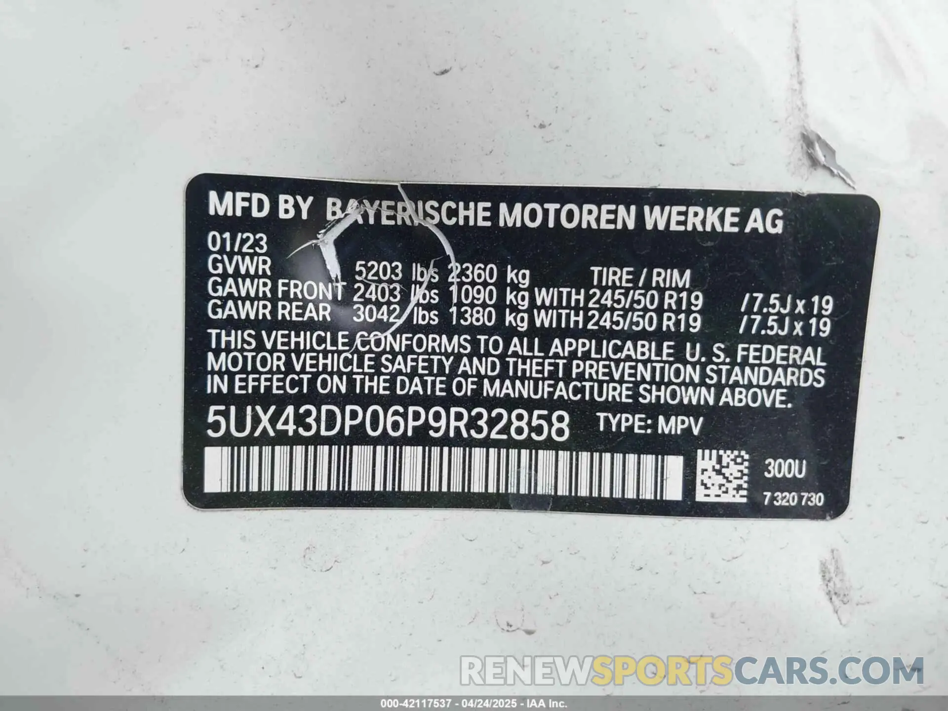 9 Photograph of a damaged car 5UX43DP06P9R32858 BMW X3 2023