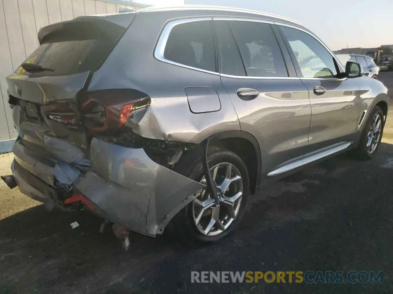 3 Photograph of a damaged car 5UX43DP06P9R39244 BMW X3 2023