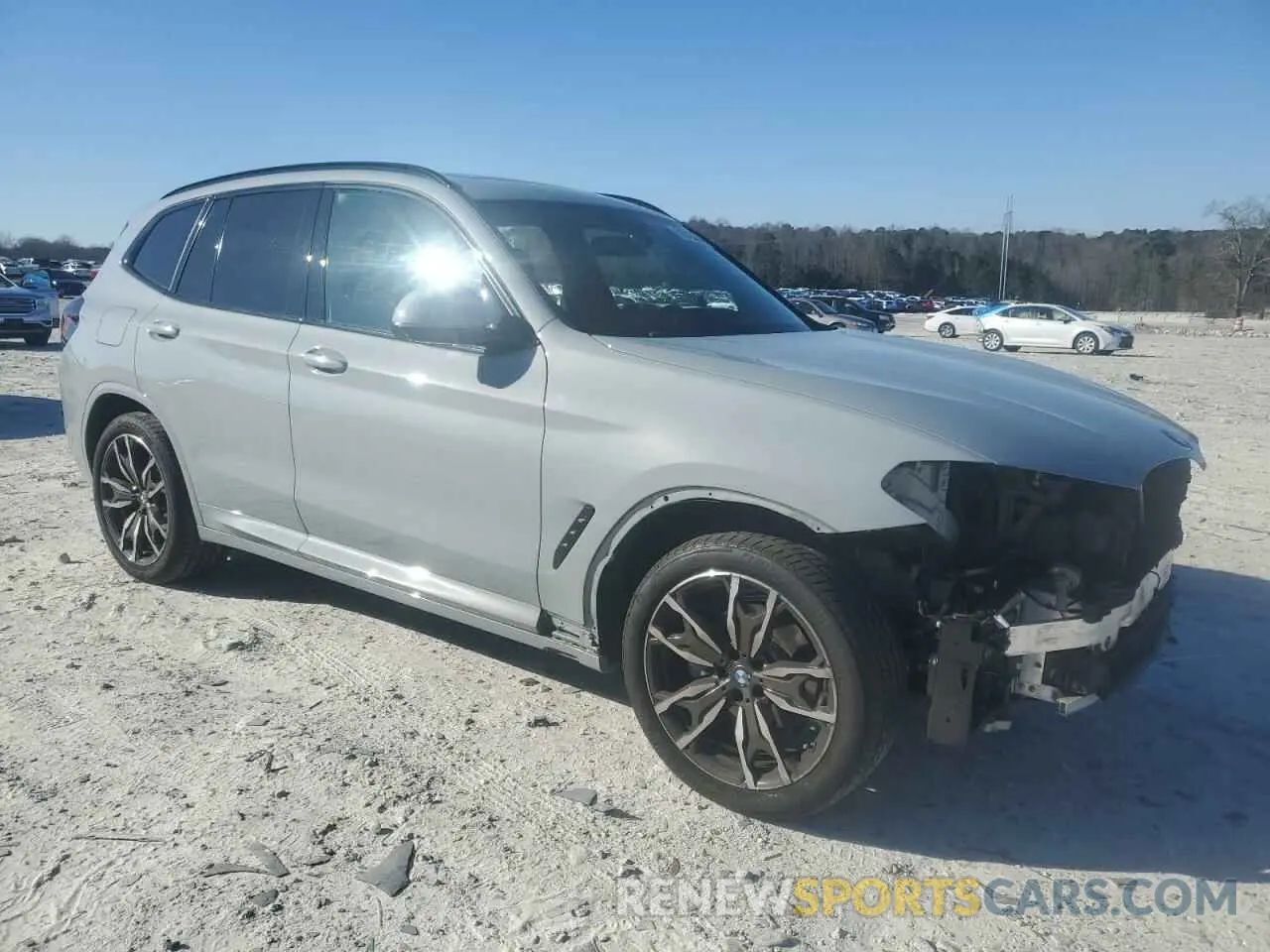 4 Photograph of a damaged car 5UX43DP07P9P91007 BMW X3 2023