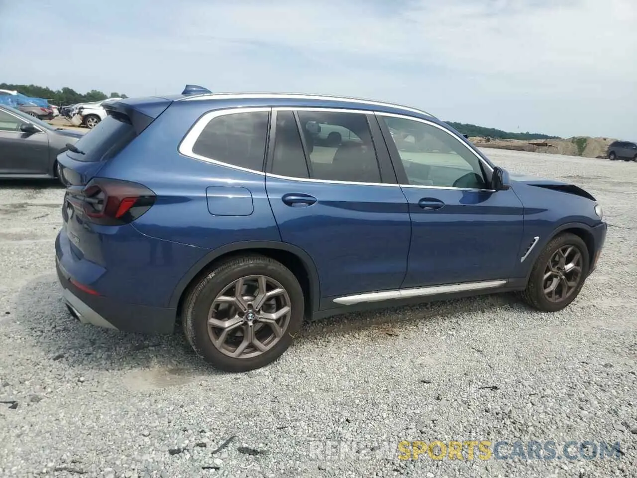 3 Photograph of a damaged car 5UX43DP07P9S19242 BMW X3 2023