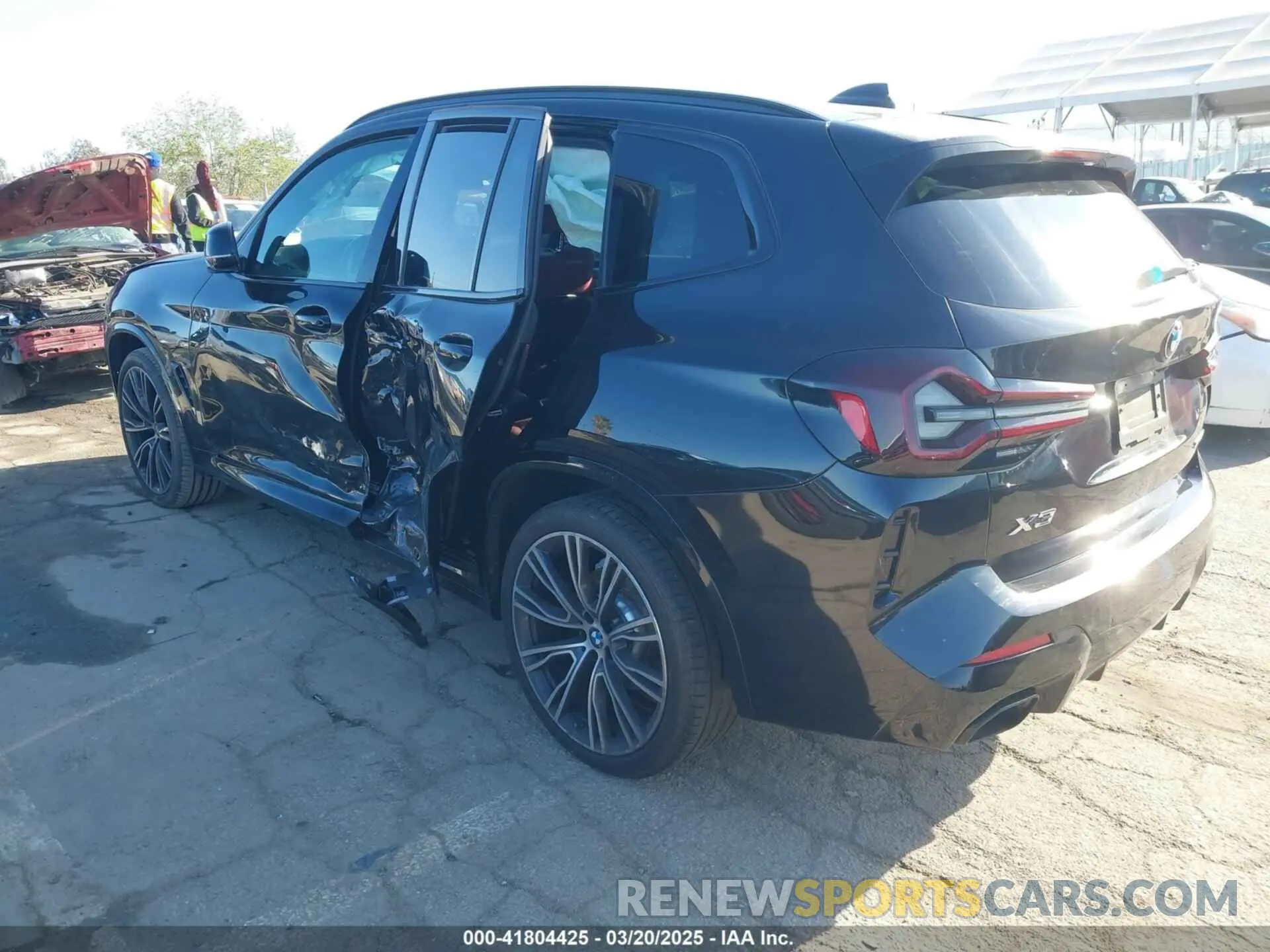 3 Photograph of a damaged car 5UX43DP08P9P10029 BMW X3 2023