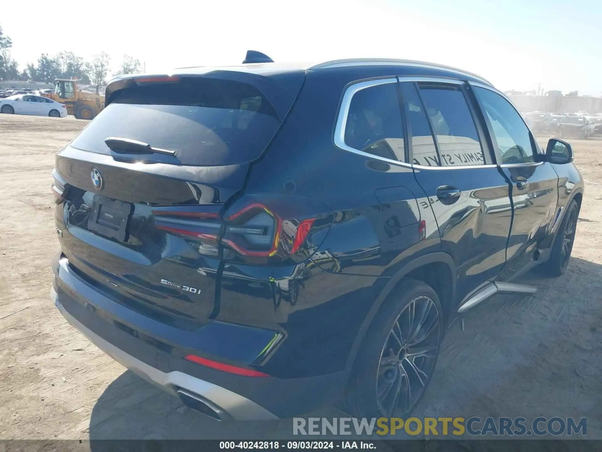4 Photograph of a damaged car 5UX43DP08P9P10130 BMW X3 2023