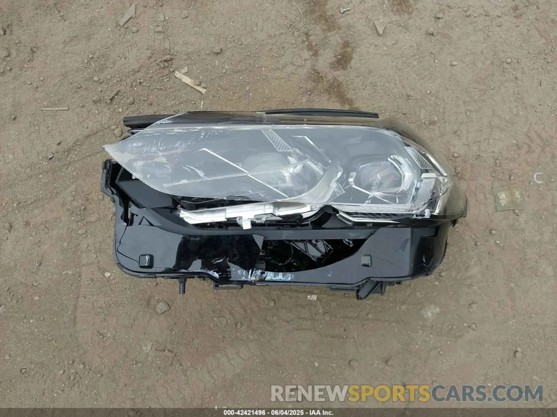 12 Photograph of a damaged car 5UX43DP08P9R73430 BMW X3 2023
