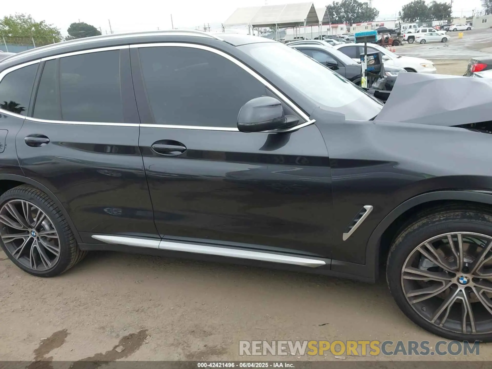 14 Photograph of a damaged car 5UX43DP08P9R73430 BMW X3 2023