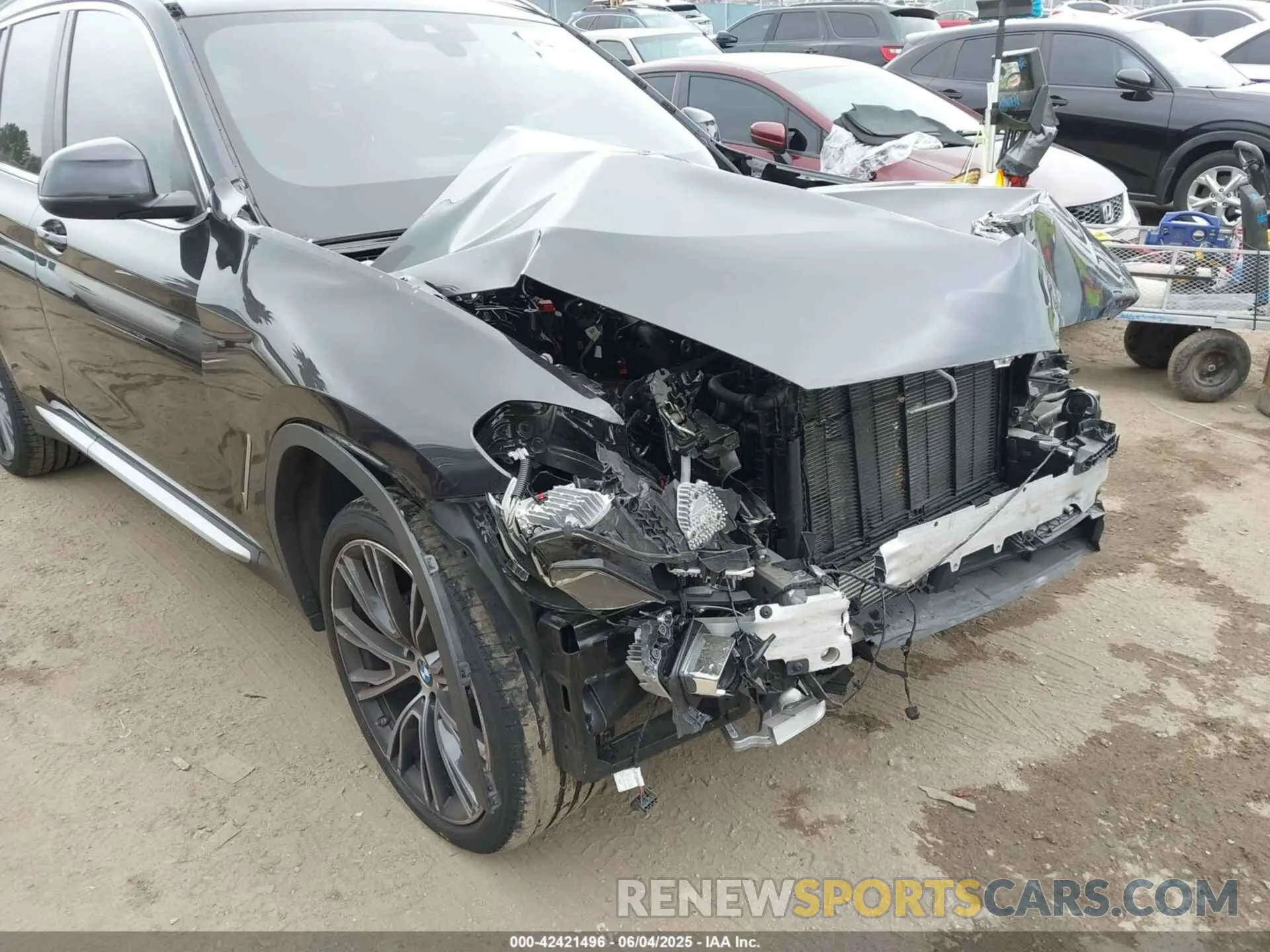 18 Photograph of a damaged car 5UX43DP08P9R73430 BMW X3 2023