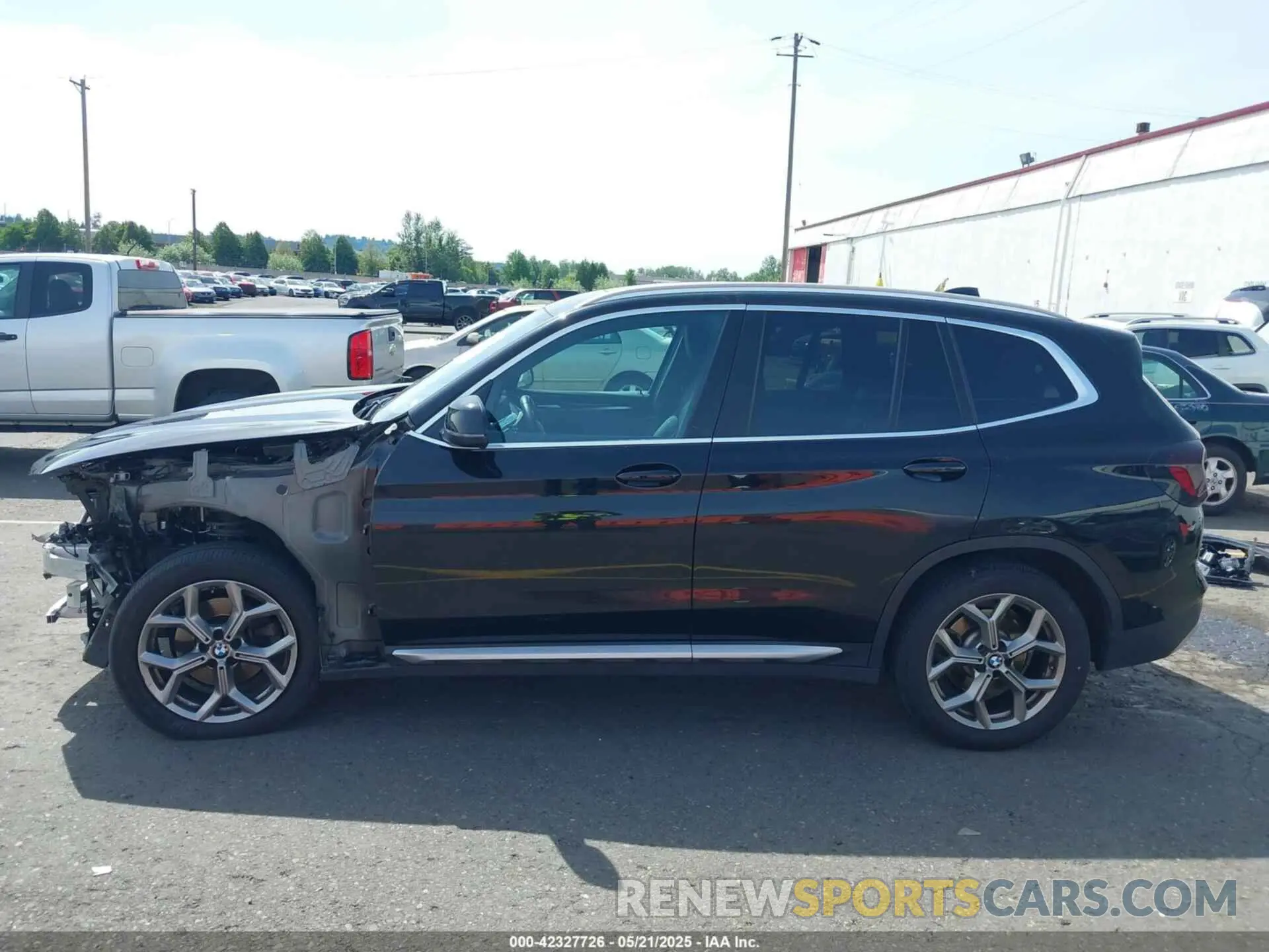 15 Photograph of a damaged car 5UX53DP00P9R81784 BMW X3 2023