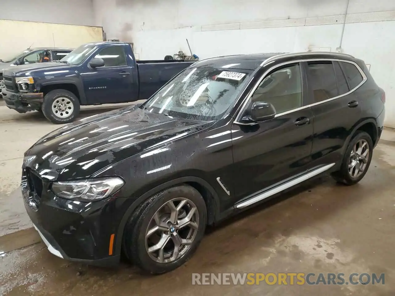 1 Photograph of a damaged car 5UX53DP00P9S71445 BMW X3 2023