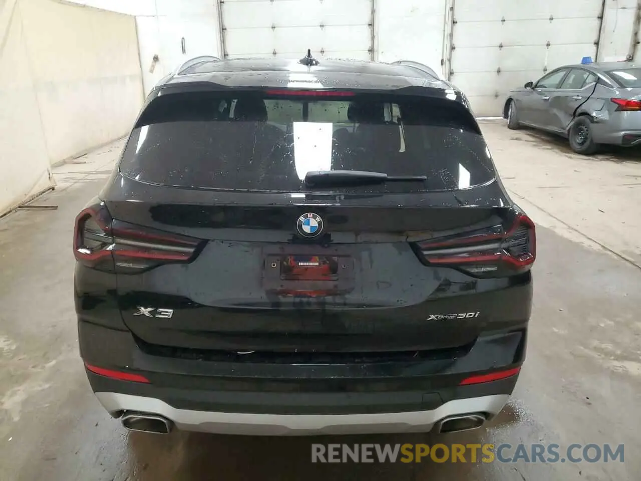 6 Photograph of a damaged car 5UX53DP00P9S71445 BMW X3 2023