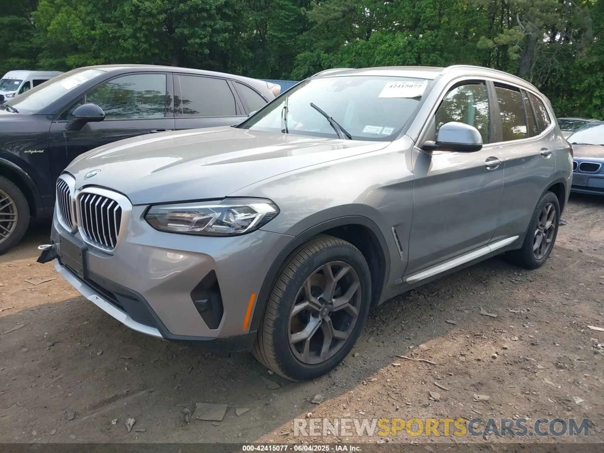 2 Photograph of a damaged car 5UX53DP01P9S20486 BMW X3 2023