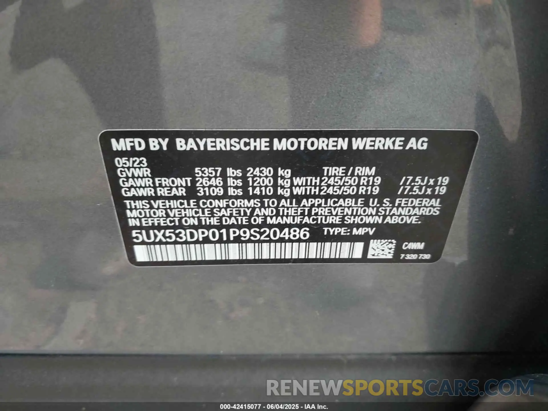 9 Photograph of a damaged car 5UX53DP01P9S20486 BMW X3 2023