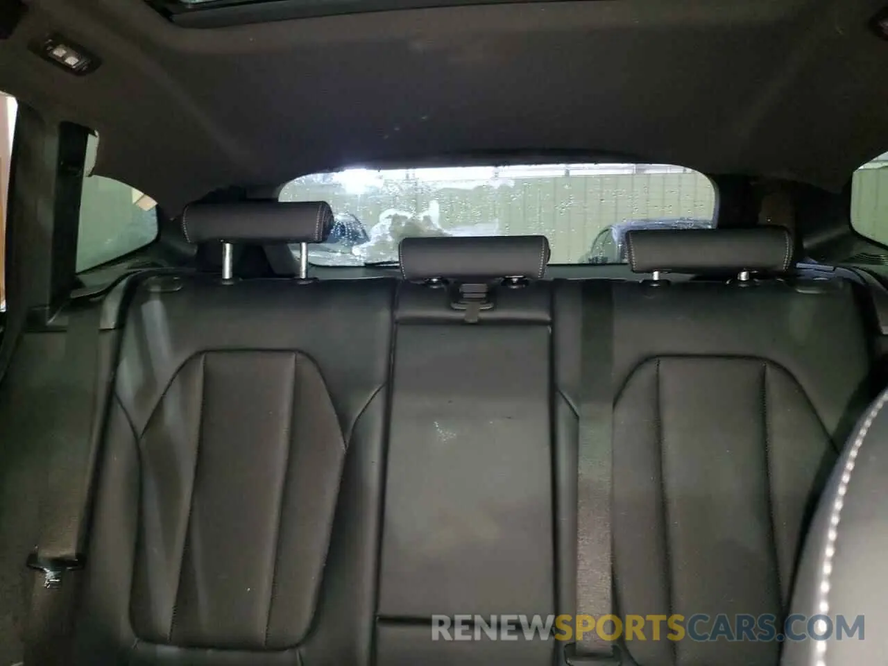 10 Photograph of a damaged car 5UX53DP02P9R65831 BMW X3 2023