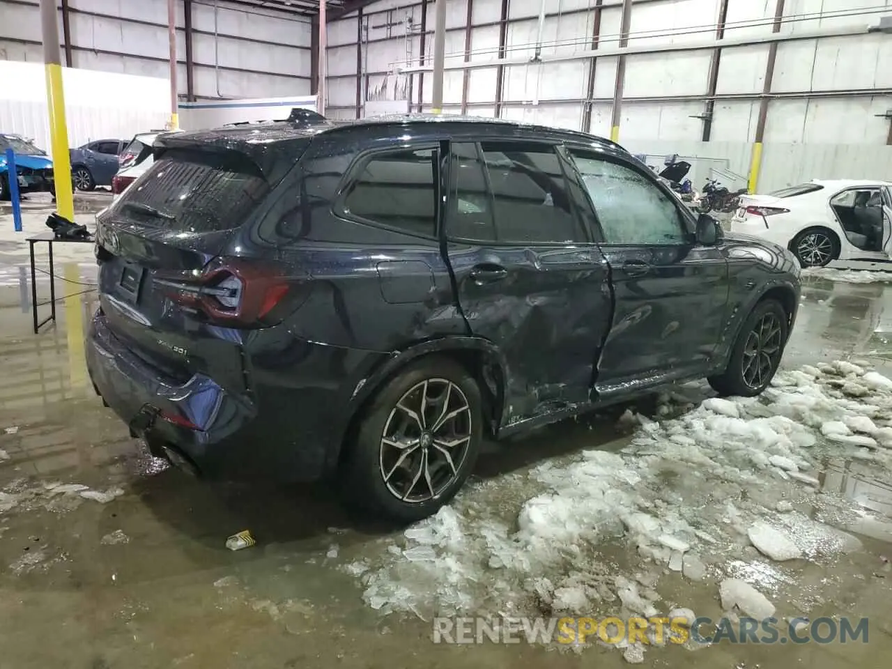 3 Photograph of a damaged car 5UX53DP02P9R65831 BMW X3 2023