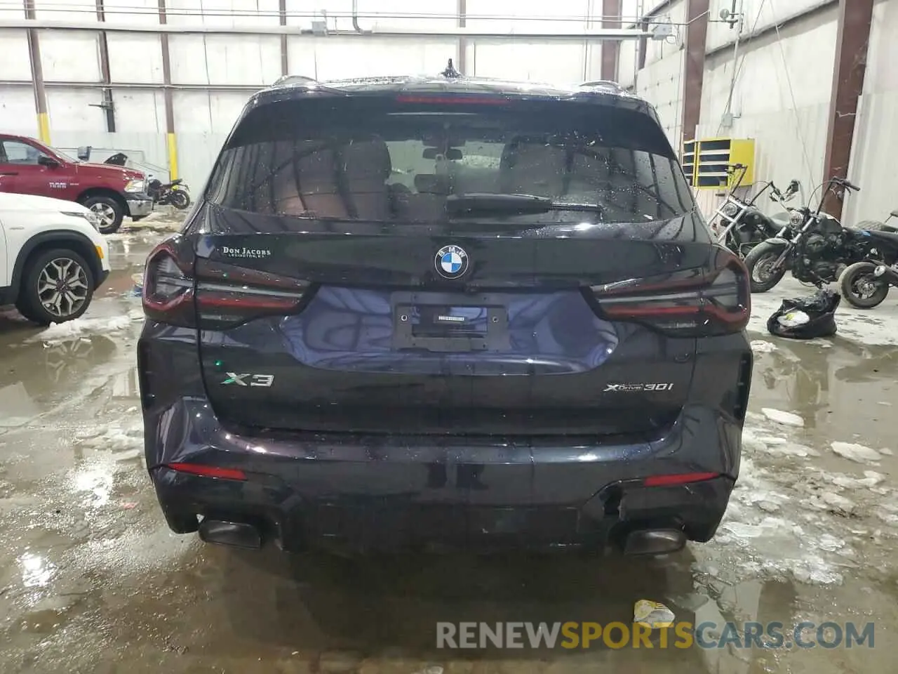 6 Photograph of a damaged car 5UX53DP02P9R65831 BMW X3 2023