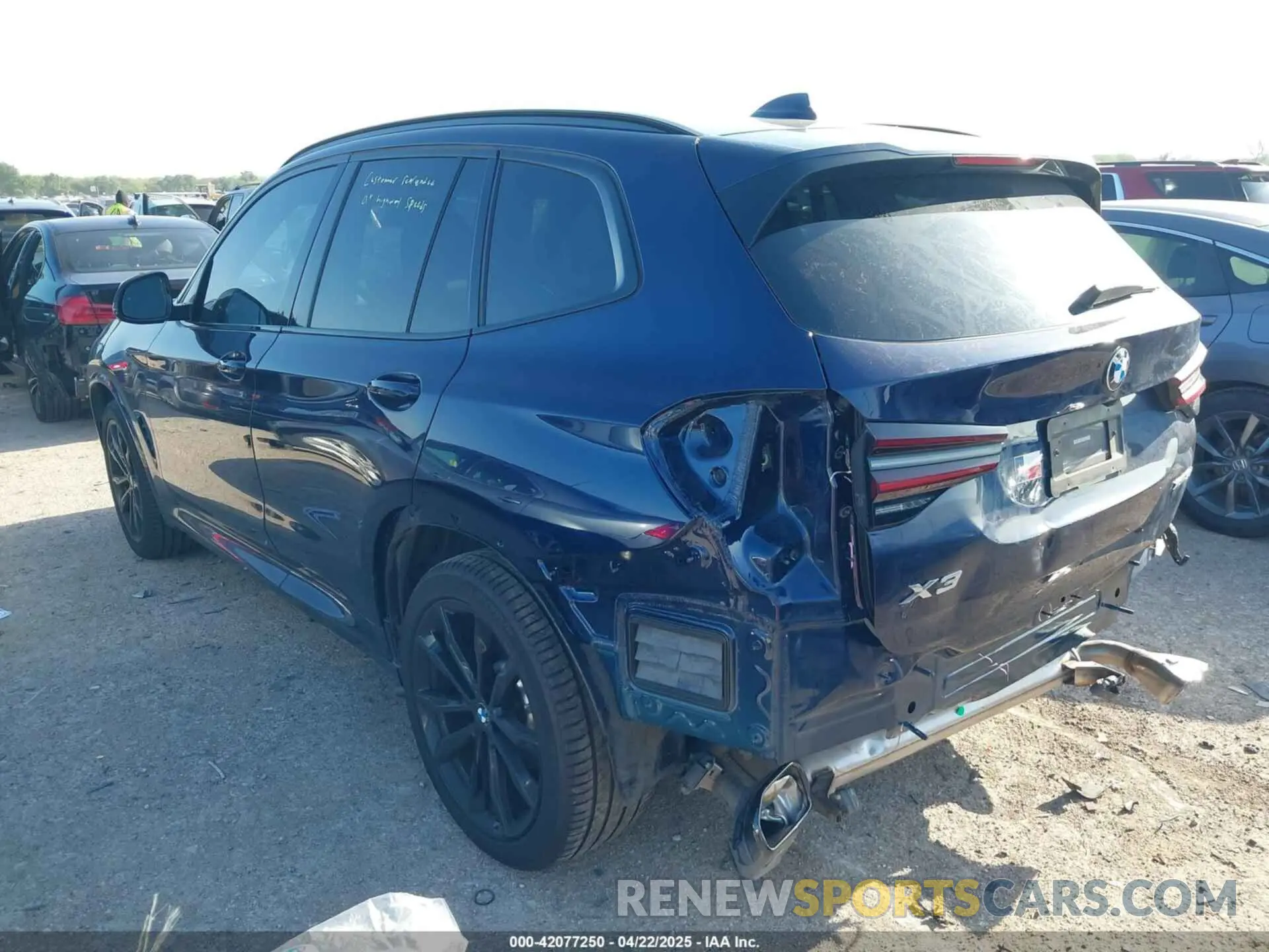3 Photograph of a damaged car 5UX53DP03P9R64610 BMW X3 2023