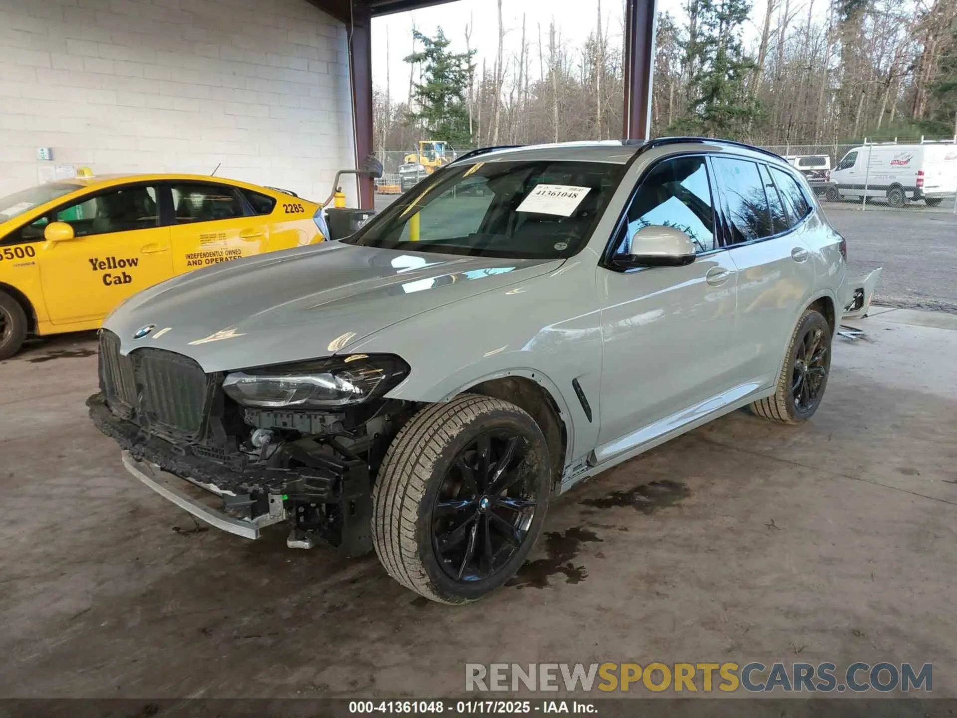 2 Photograph of a damaged car 5UX53DP04P9N97930 BMW X3 2023