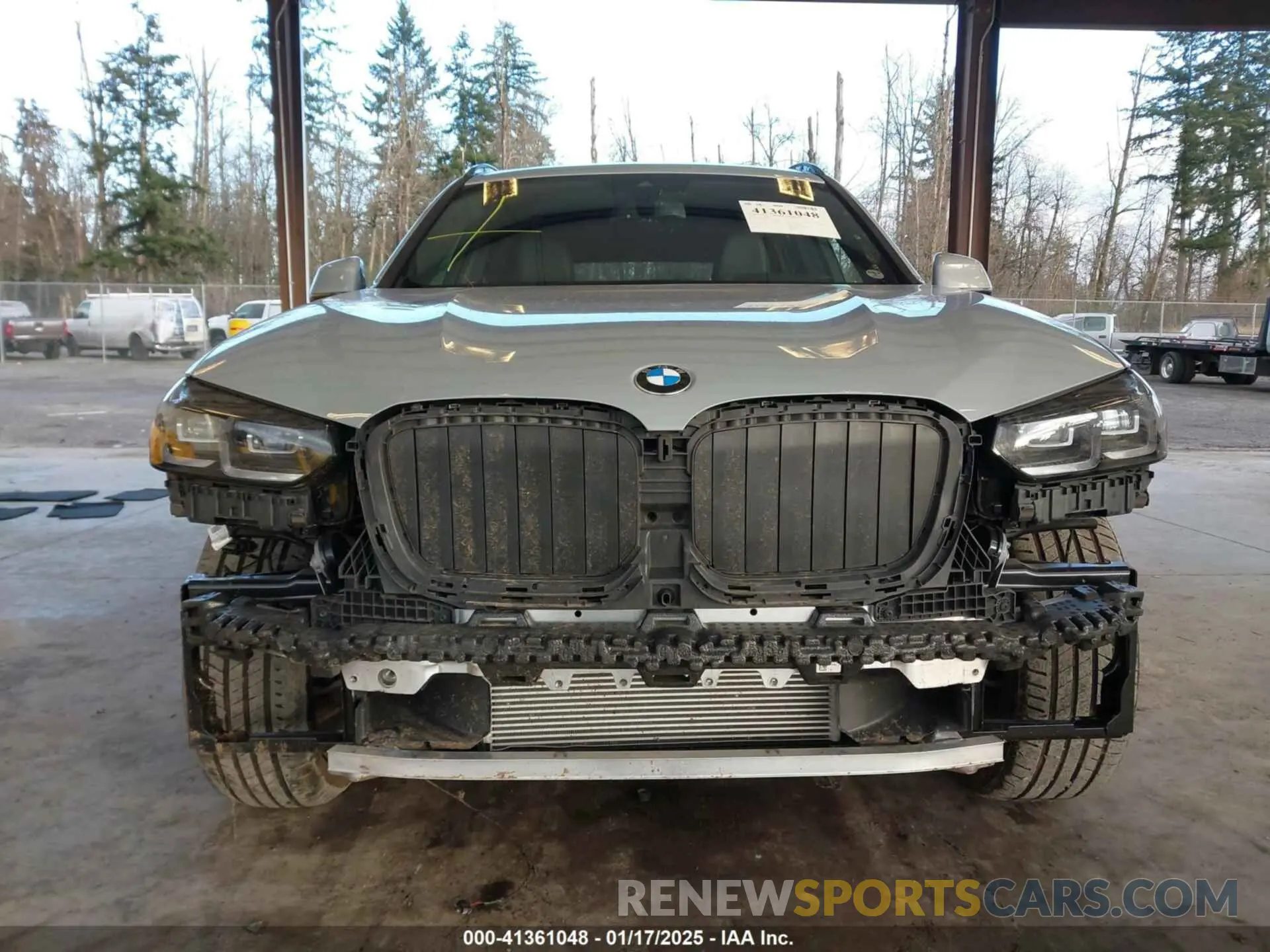 6 Photograph of a damaged car 5UX53DP04P9N97930 BMW X3 2023