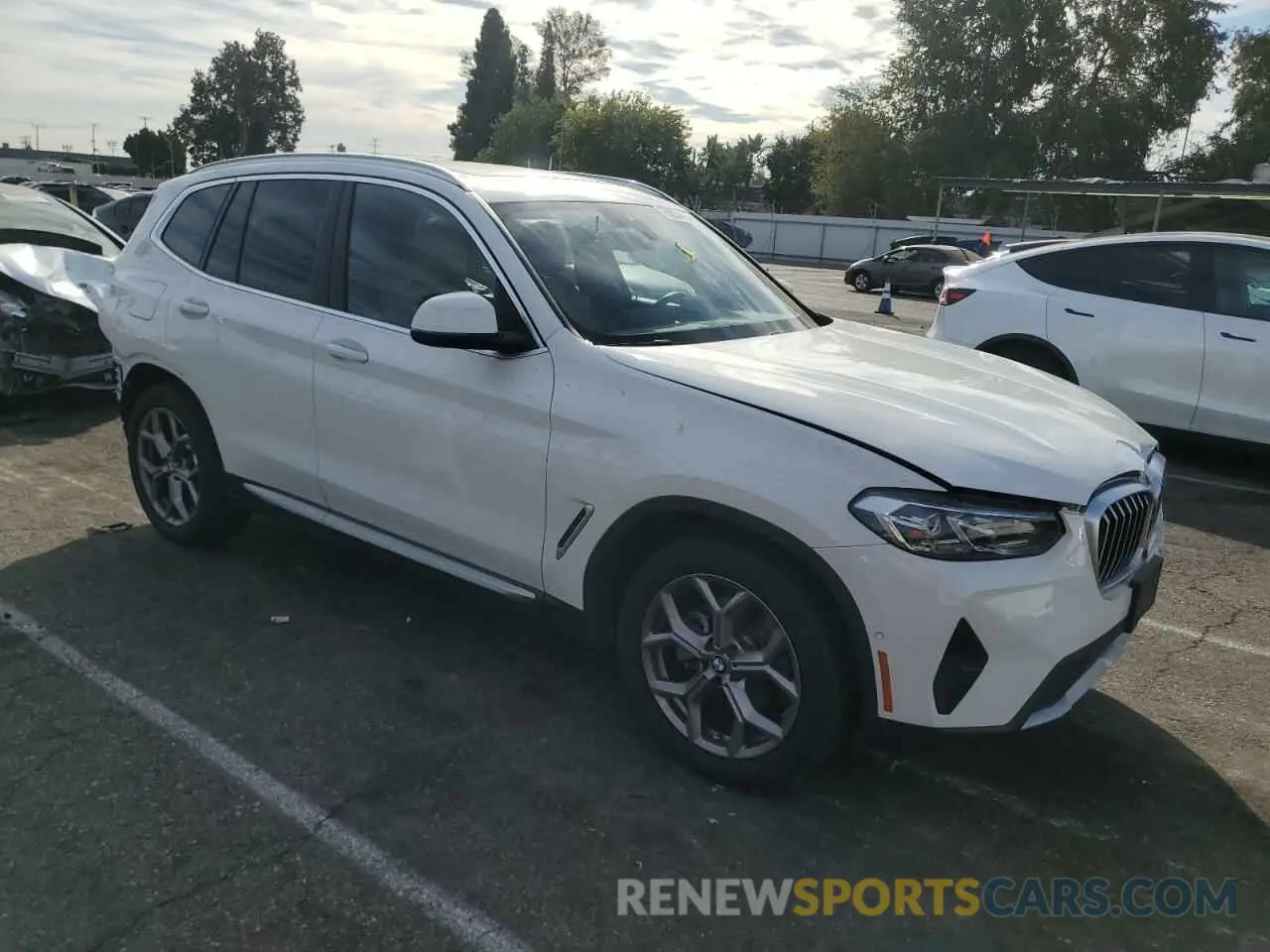 4 Photograph of a damaged car 5UX53DP04P9P09691 BMW X3 2023