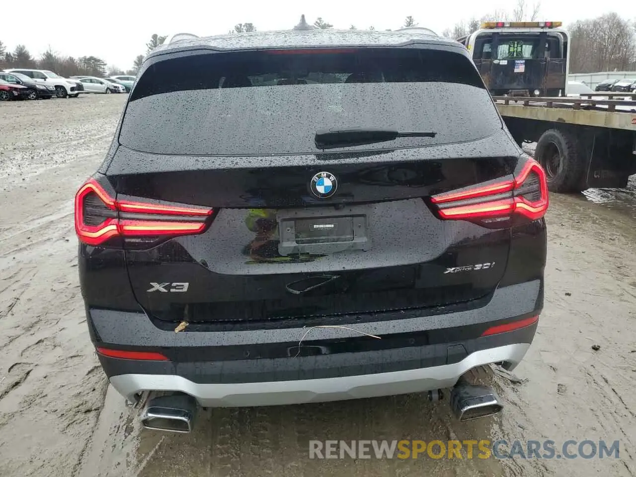 6 Photograph of a damaged car 5UX53DP04P9P42500 BMW X3 2023
