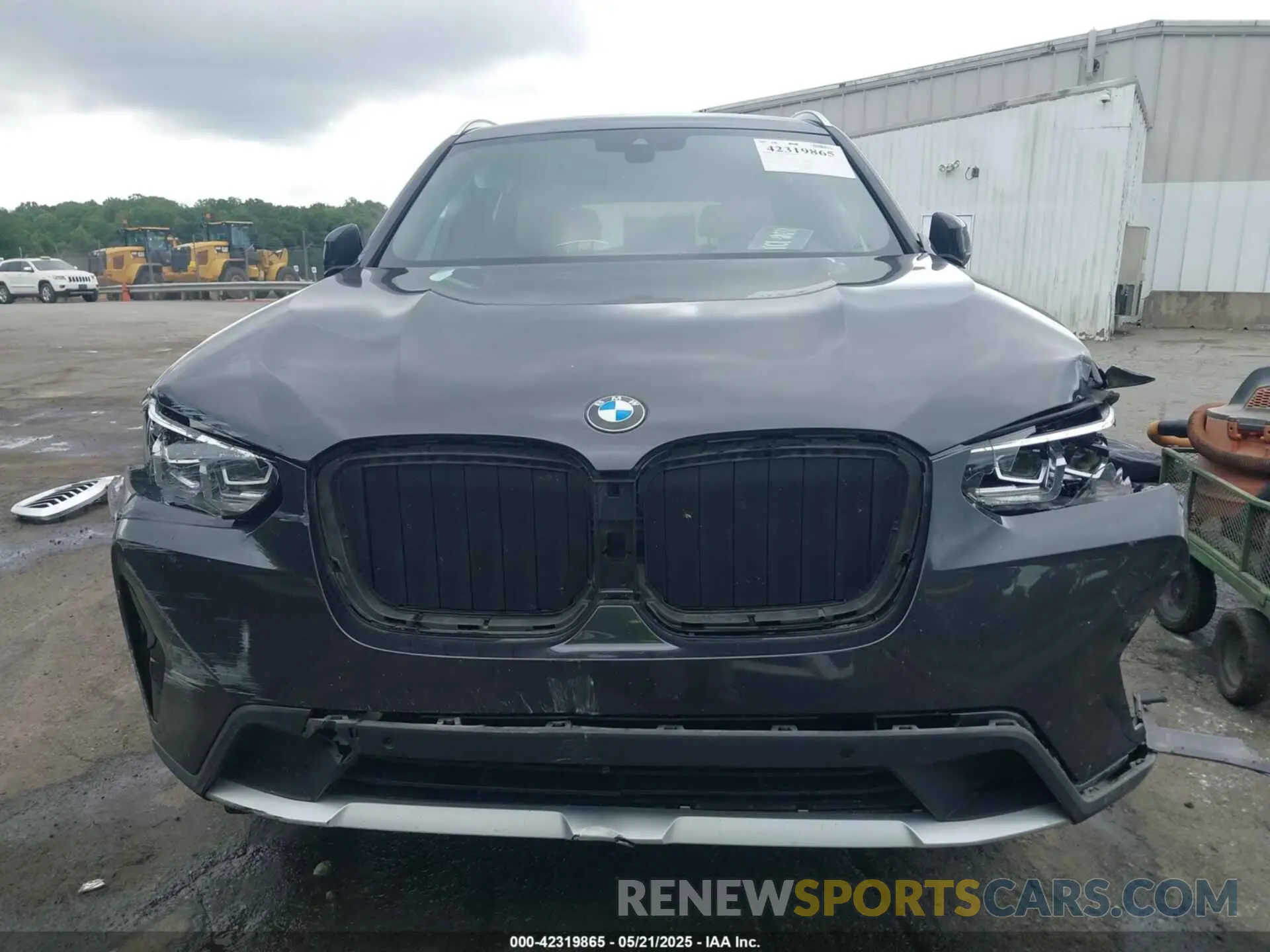12 Photograph of a damaged car 5UX53DP05P9R38820 BMW X3 2023