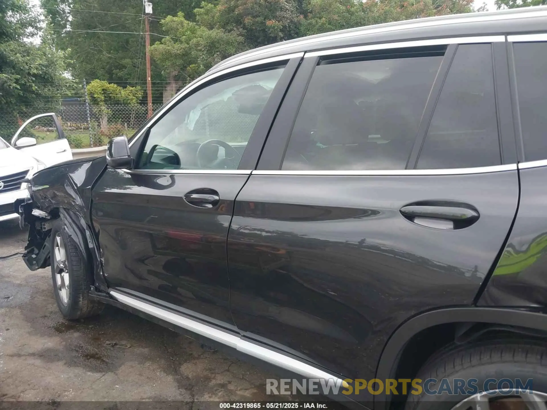 14 Photograph of a damaged car 5UX53DP05P9R38820 BMW X3 2023