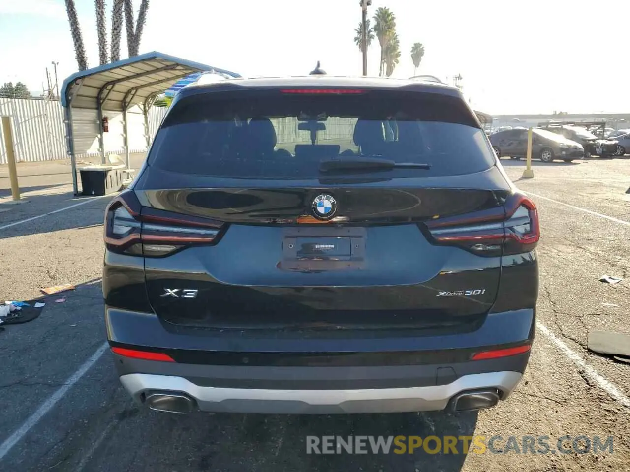 6 Photograph of a damaged car 5UX53DP06P9N75816 BMW X3 2023