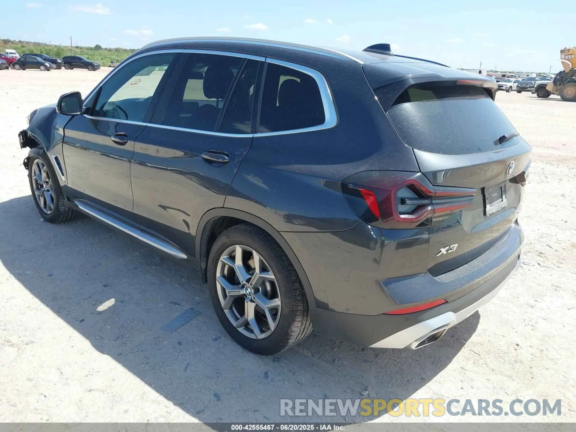 3 Photograph of a damaged car 5UX53DP06P9R43735 BMW X3 2023