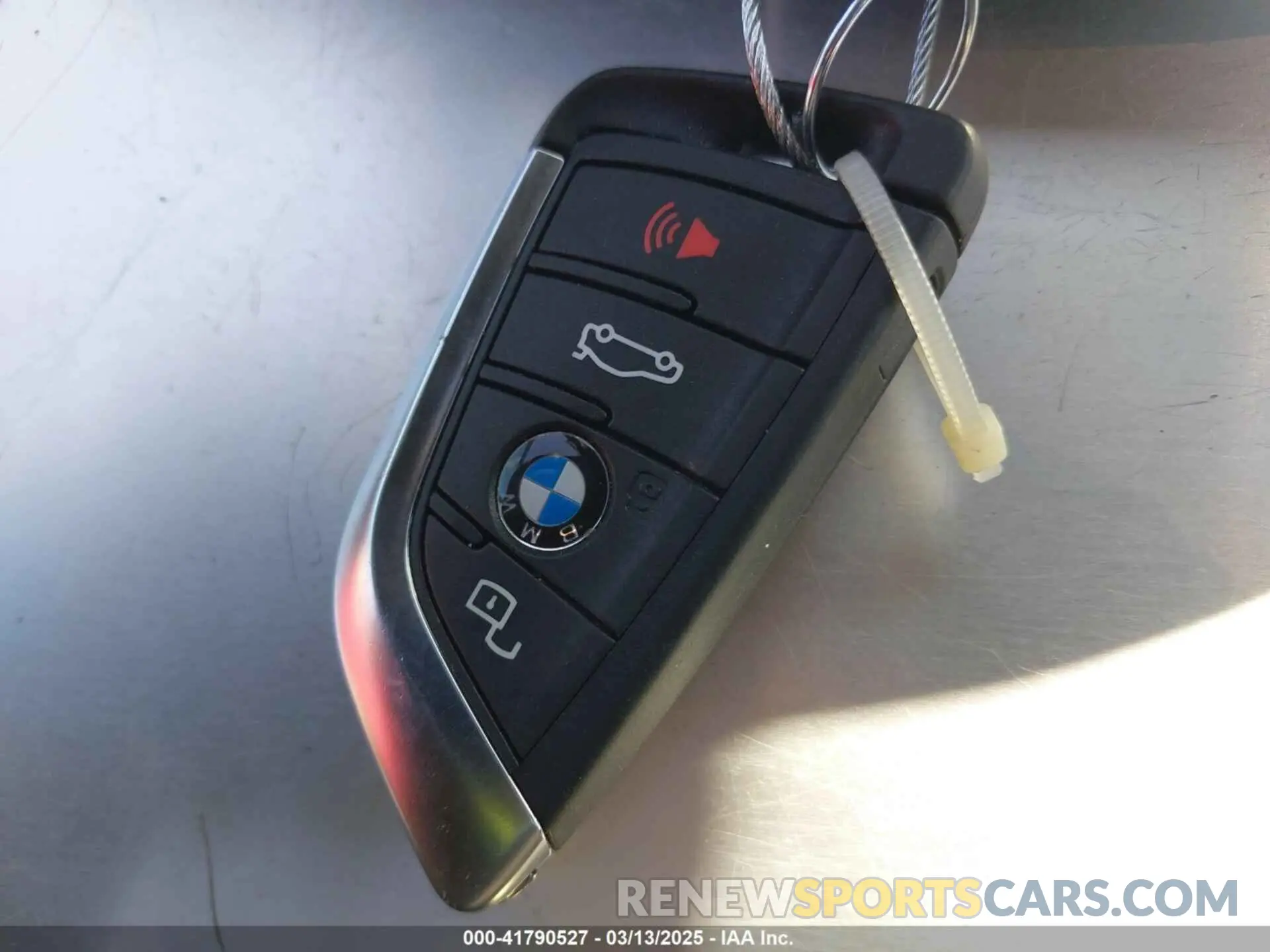 11 Photograph of a damaged car 5UX53DP06P9R54010 BMW X3 2023