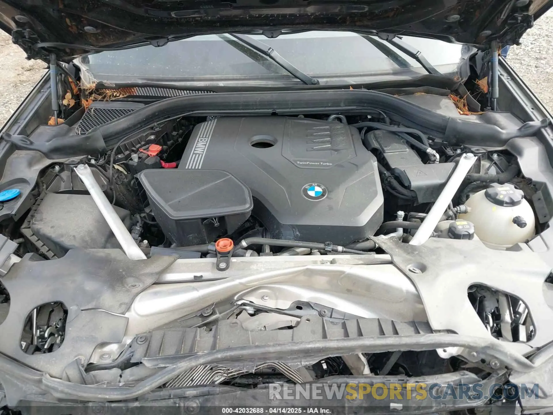 10 Photograph of a damaged car 5UX53DP08P9P74270 BMW X3 2023