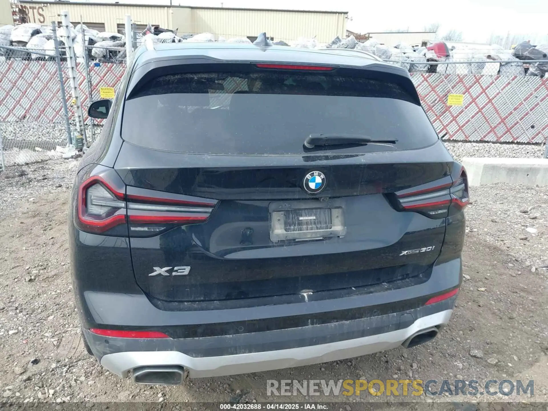 15 Photograph of a damaged car 5UX53DP08P9P74270 BMW X3 2023