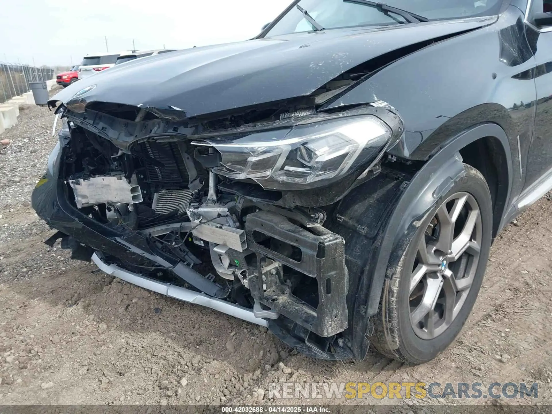 6 Photograph of a damaged car 5UX53DP08P9P74270 BMW X3 2023