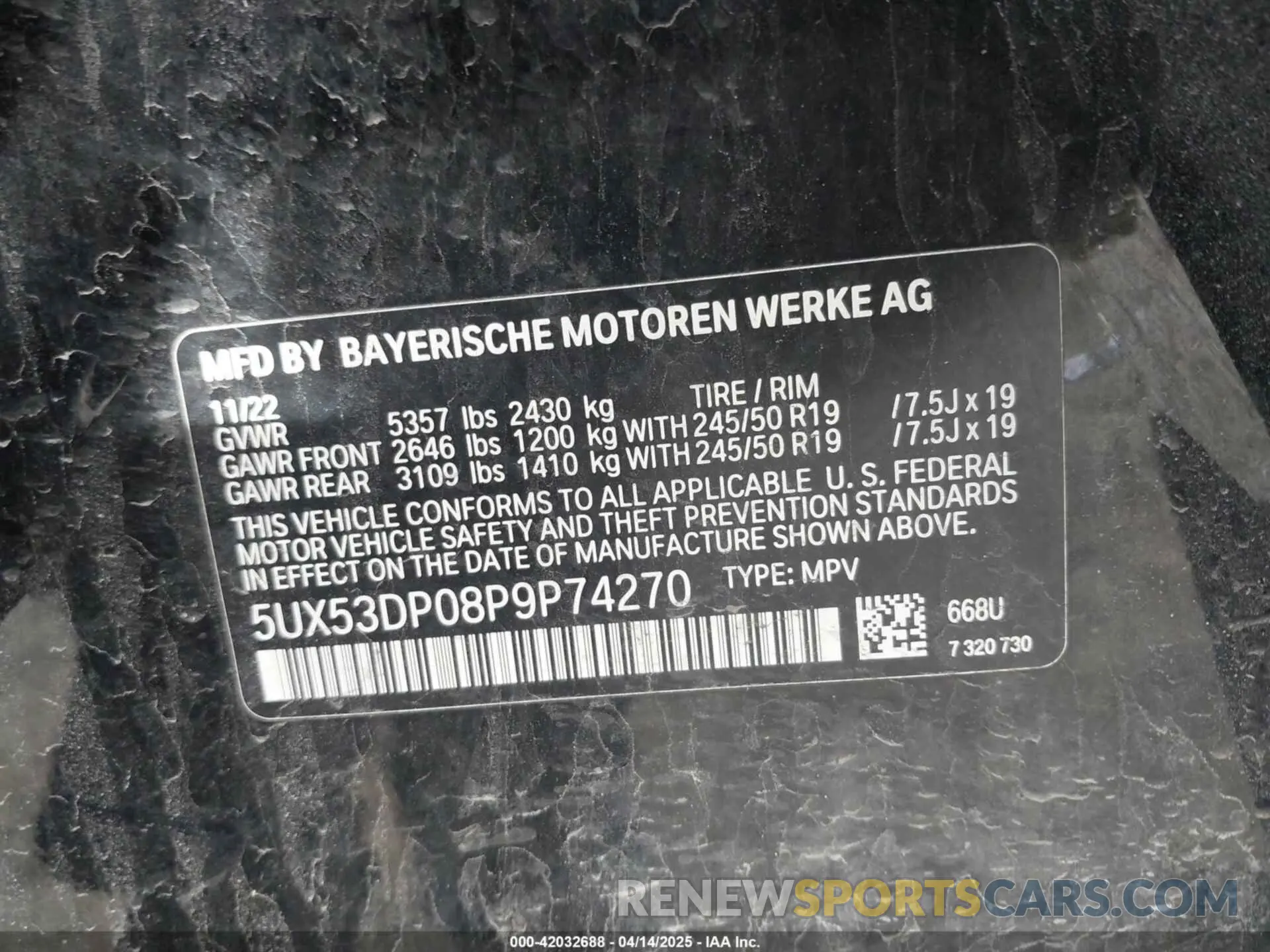 9 Photograph of a damaged car 5UX53DP08P9P74270 BMW X3 2023