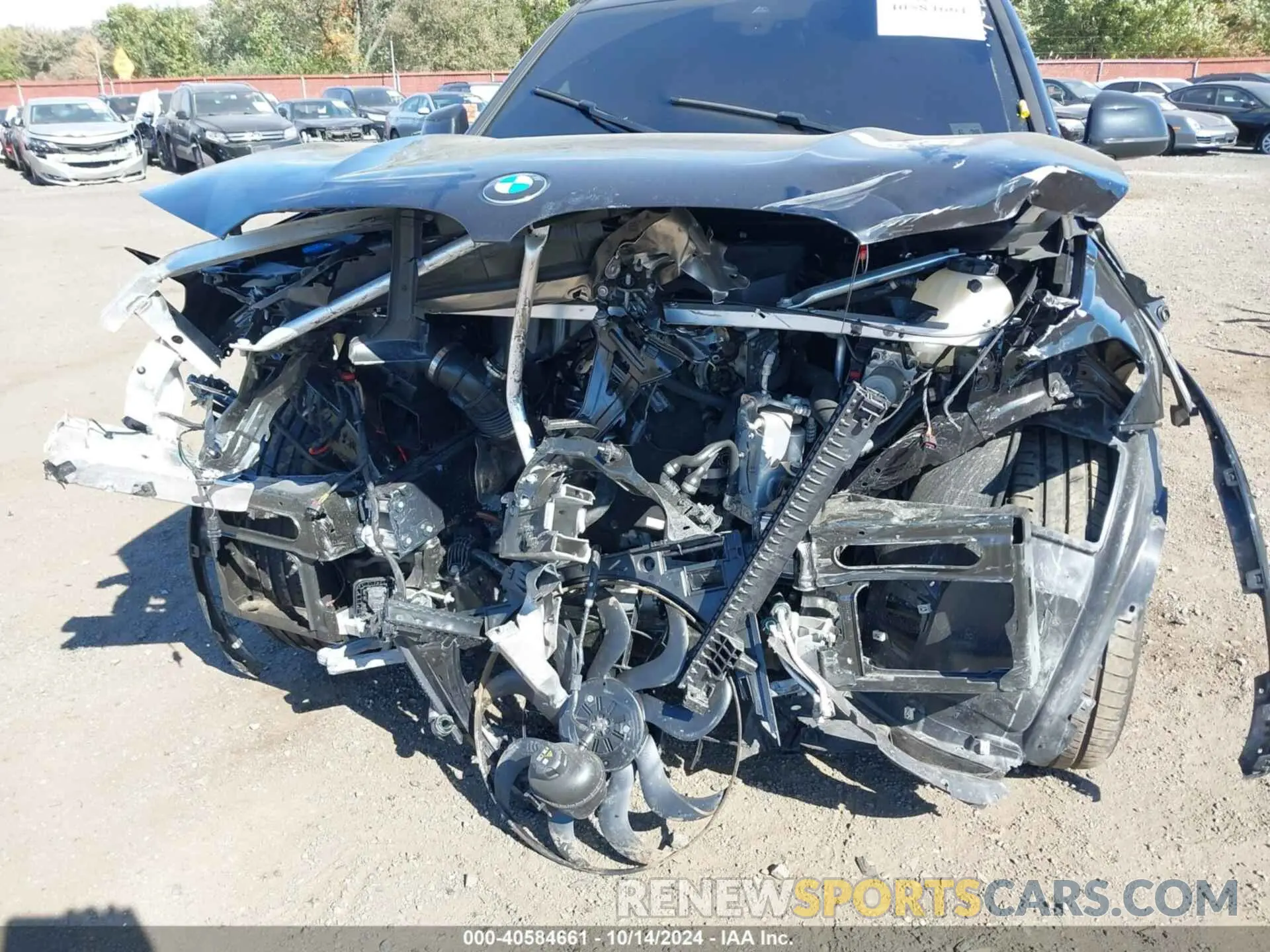 6 Photograph of a damaged car 5UX53DP08P9S71872 BMW X3 2023