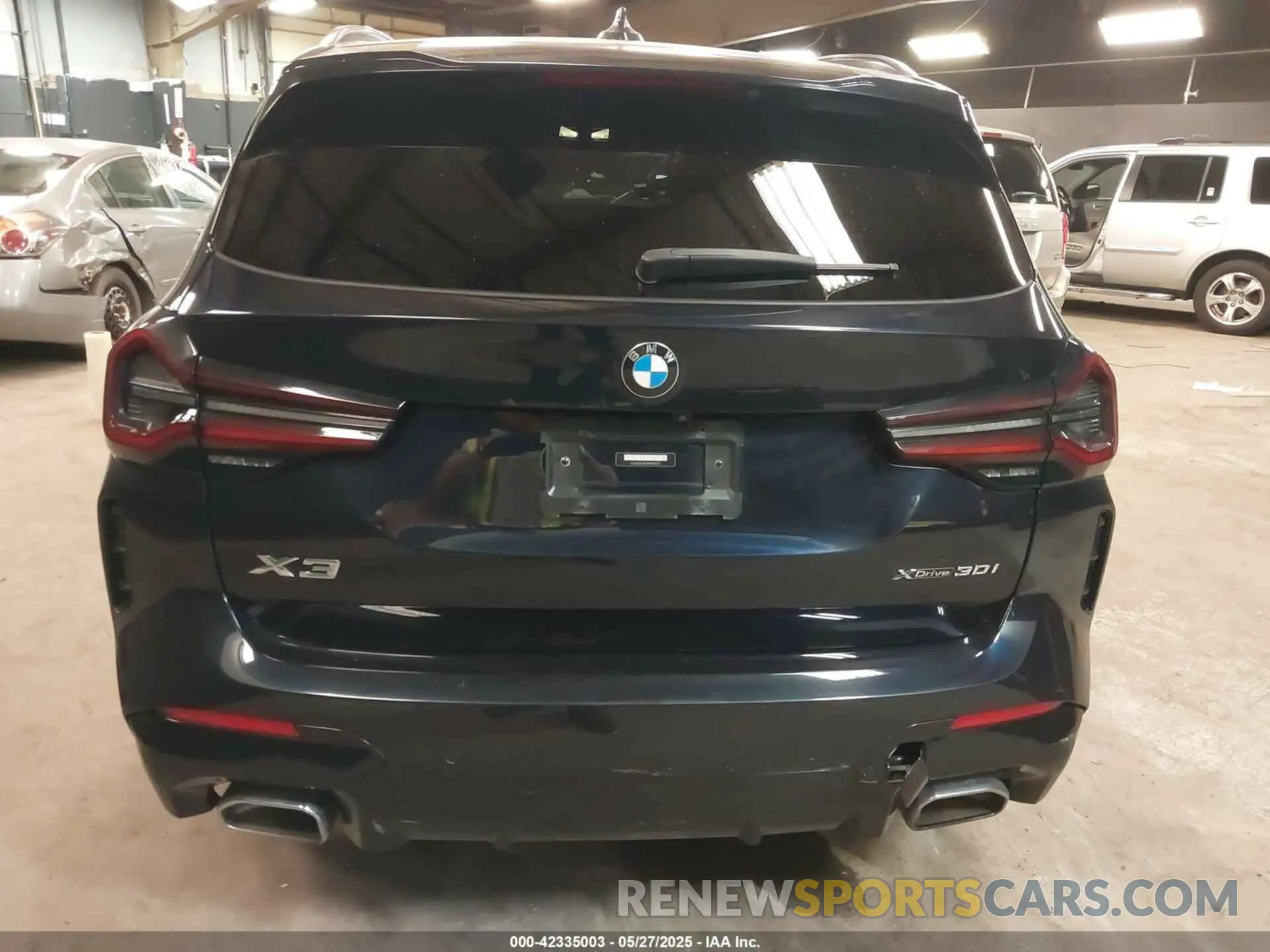 16 Photograph of a damaged car 5UX53DP09P9R15217 BMW X3 2023