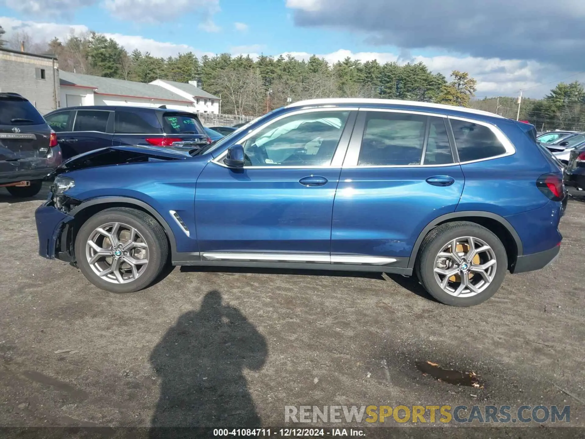 14 Photograph of a damaged car 5UX53DP0XP9P65179 BMW X3 2023