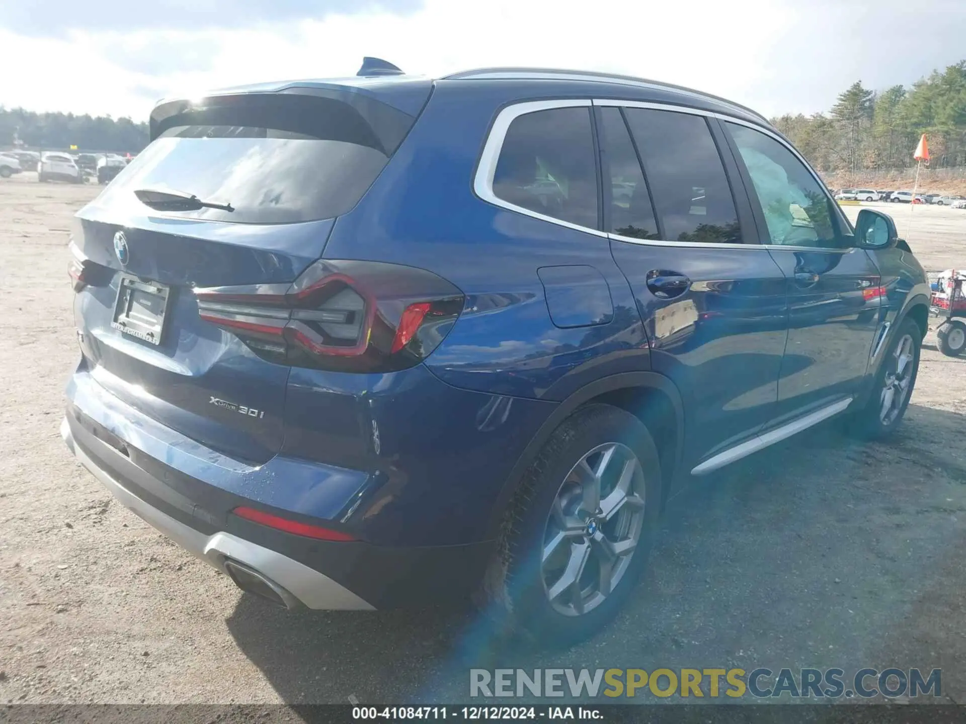 4 Photograph of a damaged car 5UX53DP0XP9P65179 BMW X3 2023