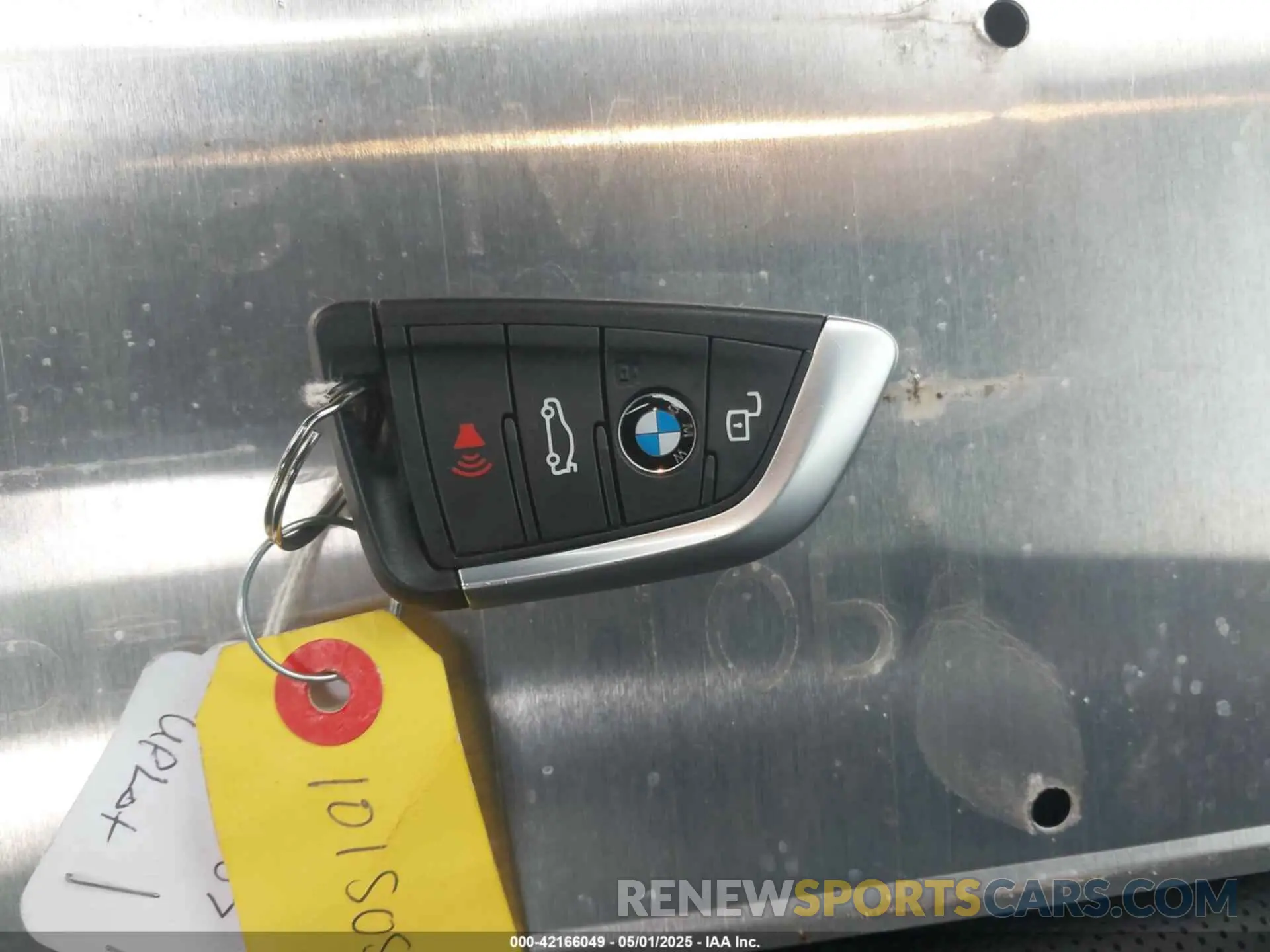 11 Photograph of a damaged car 5UX53DP0XP9R19180 BMW X3 2023