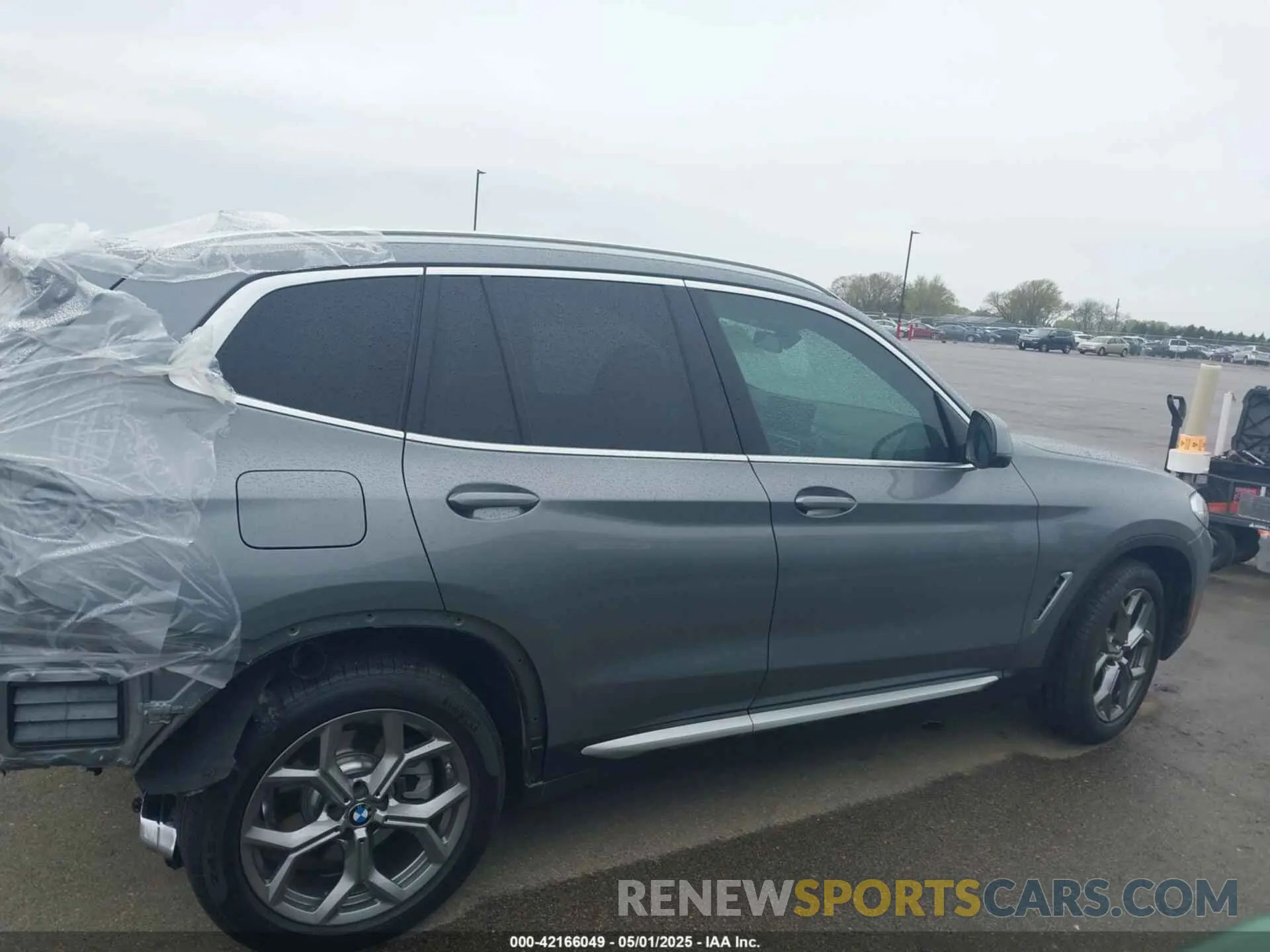 14 Photograph of a damaged car 5UX53DP0XP9R19180 BMW X3 2023