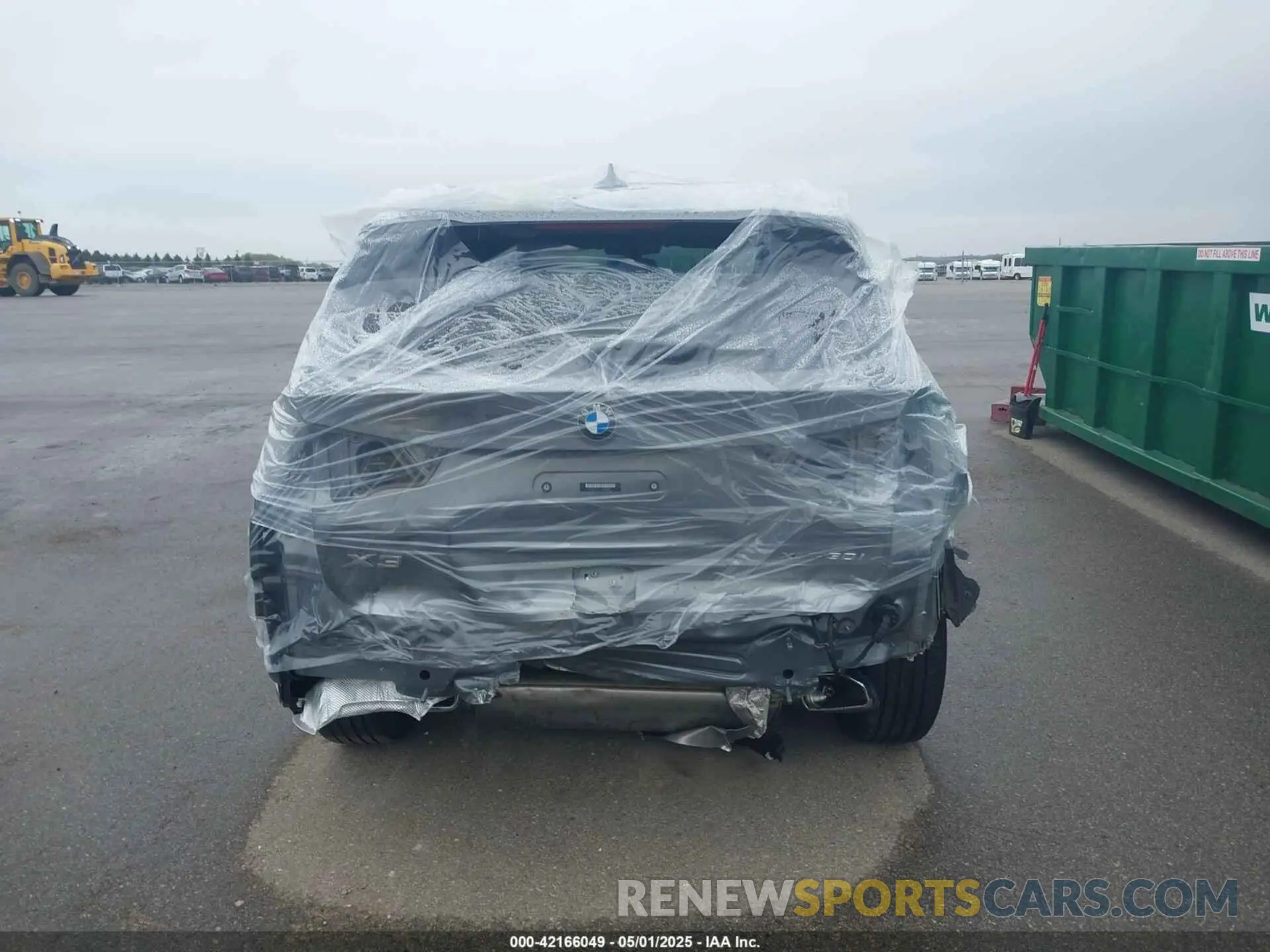 17 Photograph of a damaged car 5UX53DP0XP9R19180 BMW X3 2023