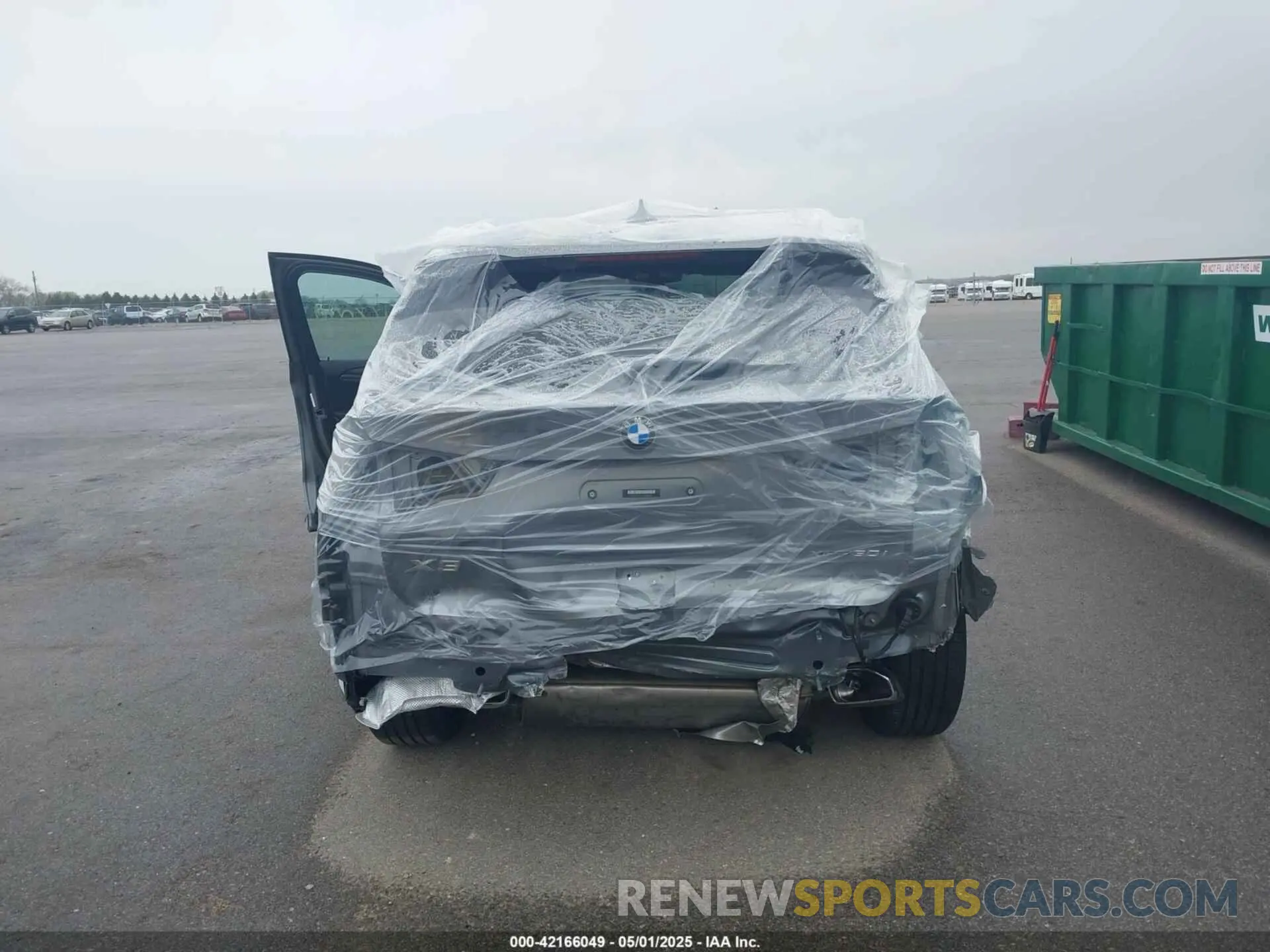 6 Photograph of a damaged car 5UX53DP0XP9R19180 BMW X3 2023