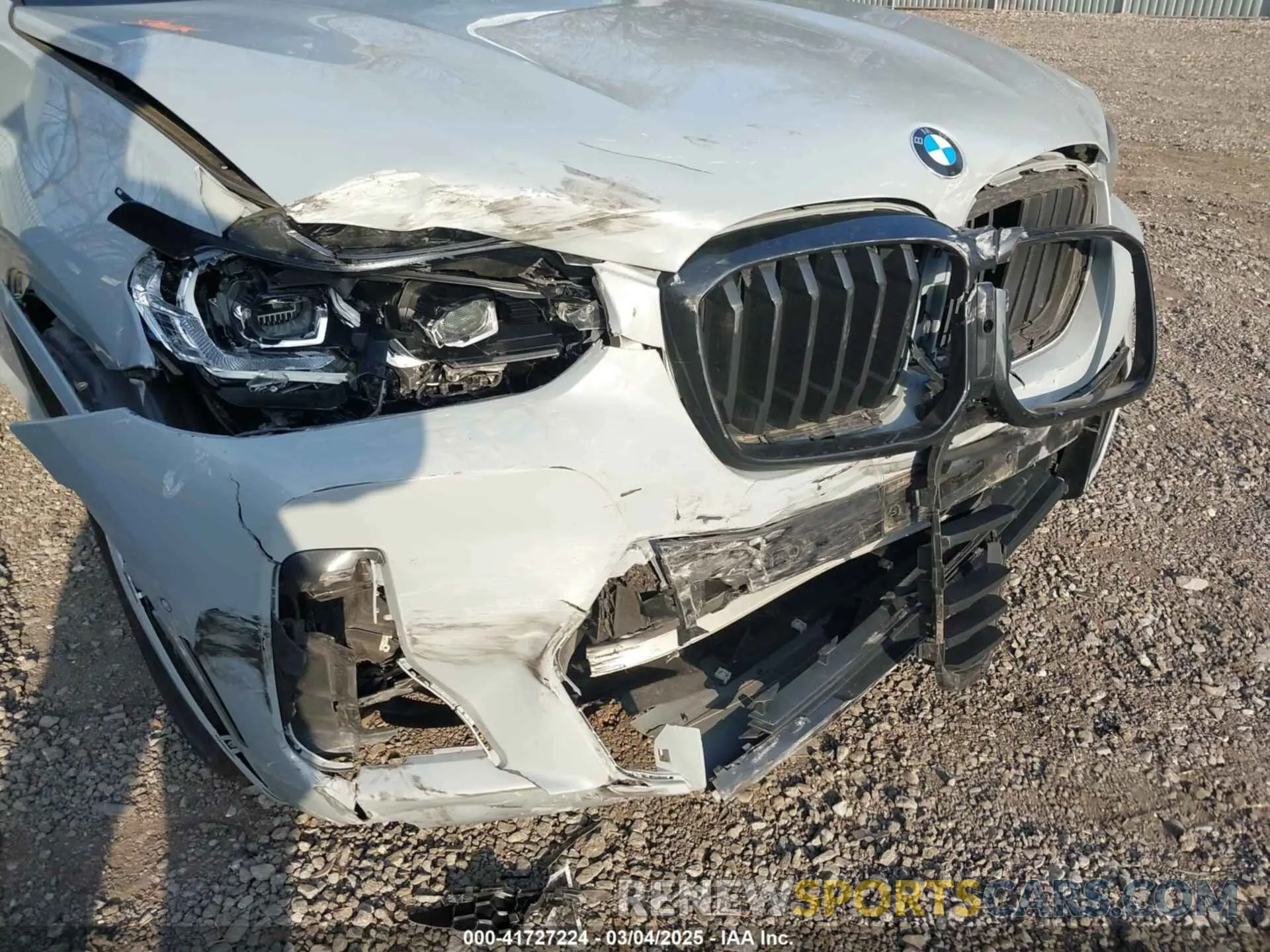 6 Photograph of a damaged car 5UX53DP0XP9S84526 BMW X3 2023