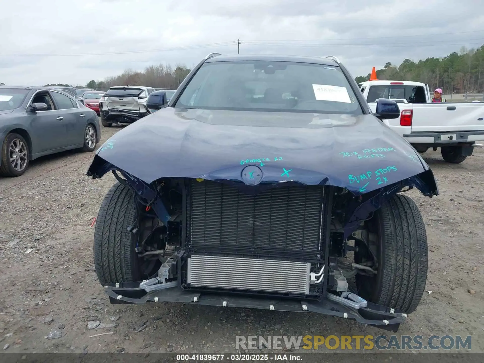 13 Photograph of a damaged car 5UX53DP0XP9T01583 BMW X3 2023
