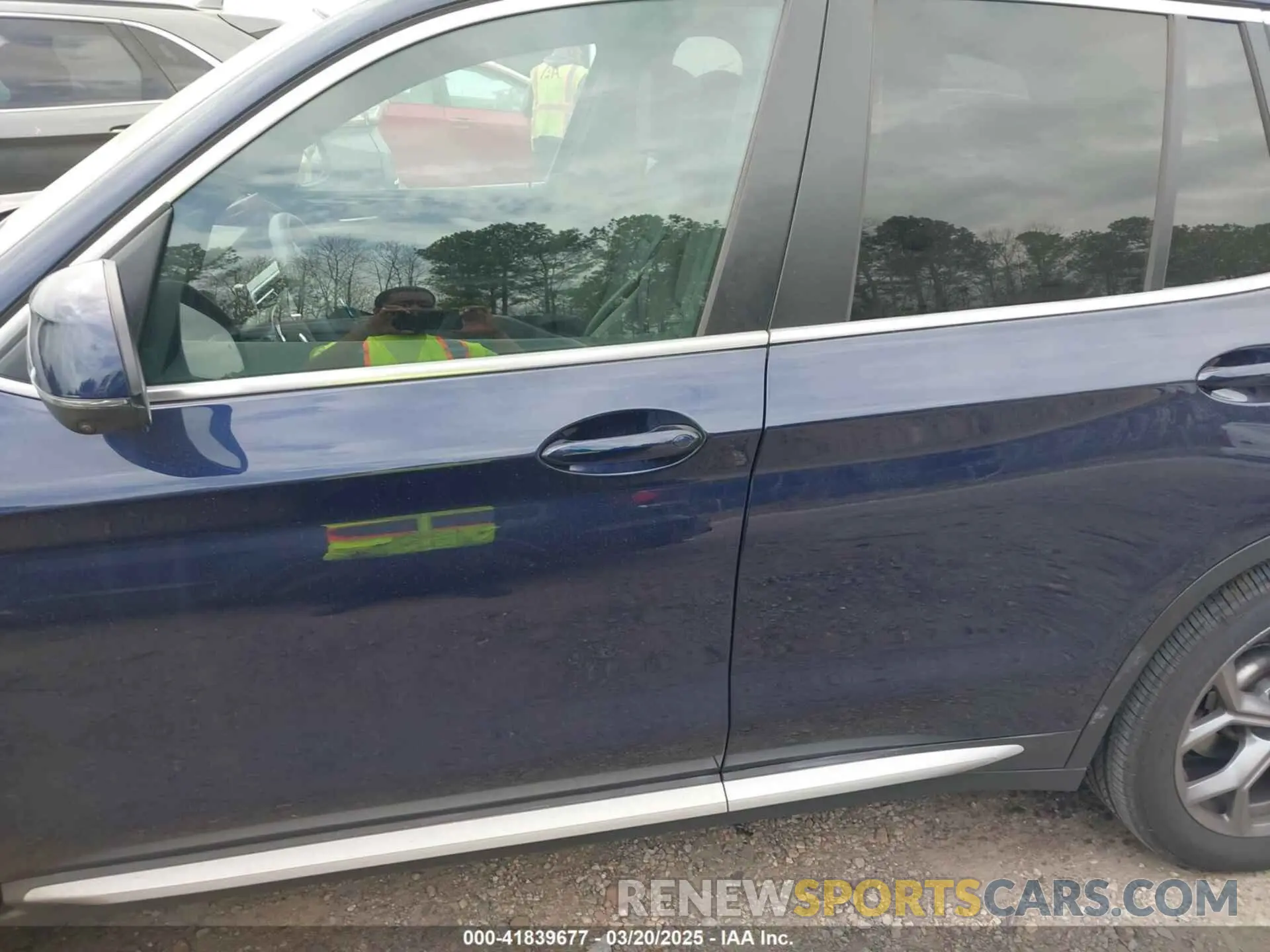 15 Photograph of a damaged car 5UX53DP0XP9T01583 BMW X3 2023