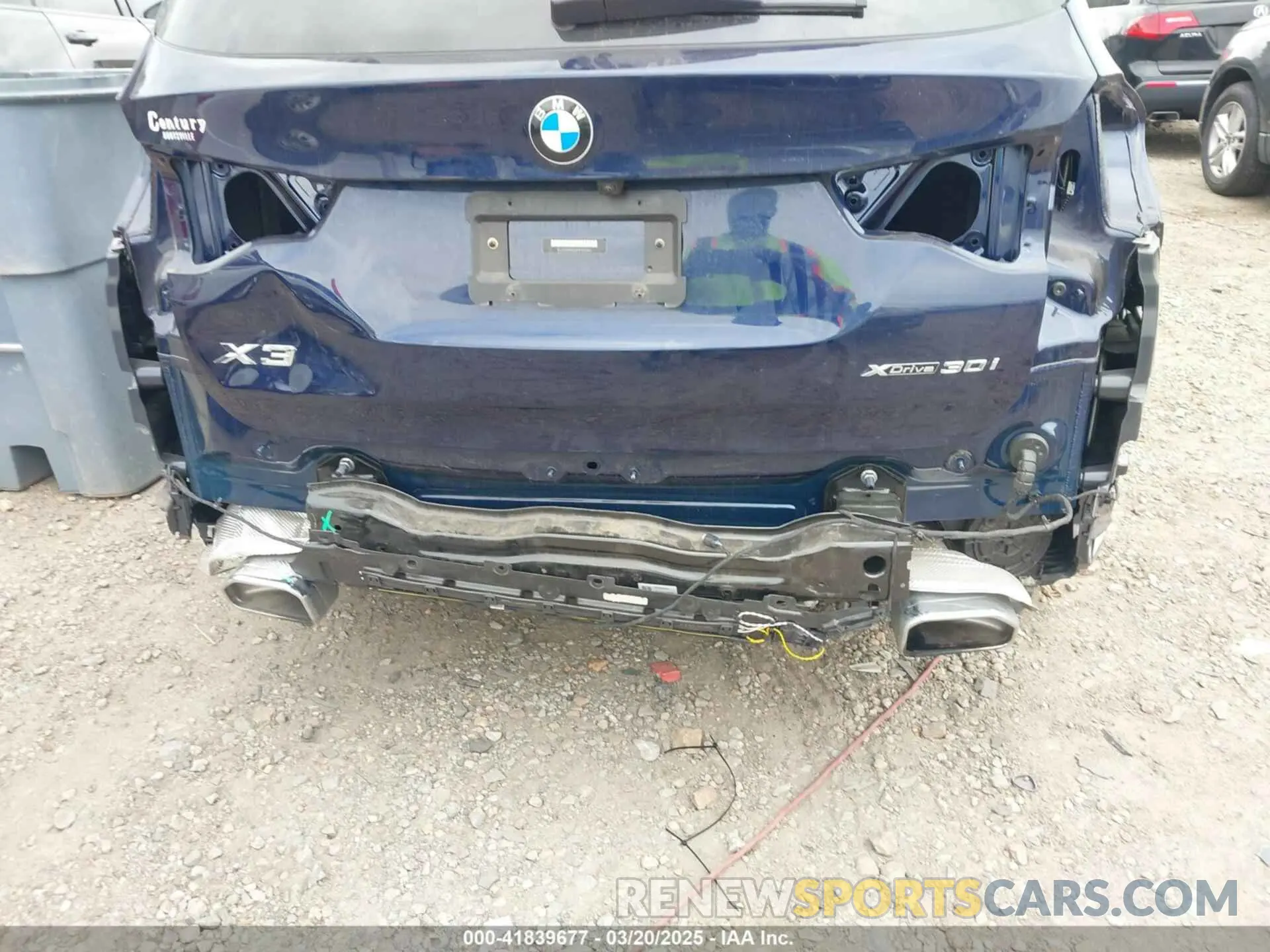 18 Photograph of a damaged car 5UX53DP0XP9T01583 BMW X3 2023