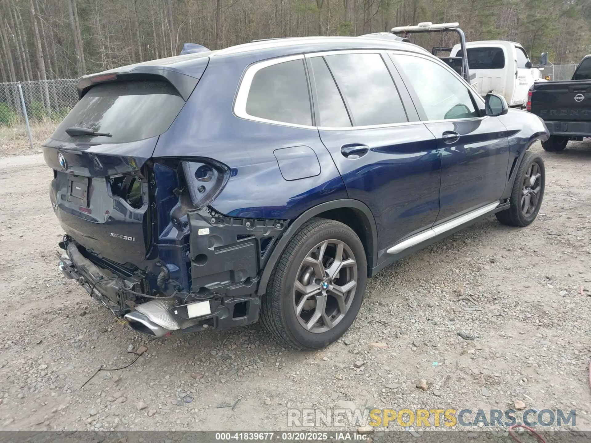 4 Photograph of a damaged car 5UX53DP0XP9T01583 BMW X3 2023