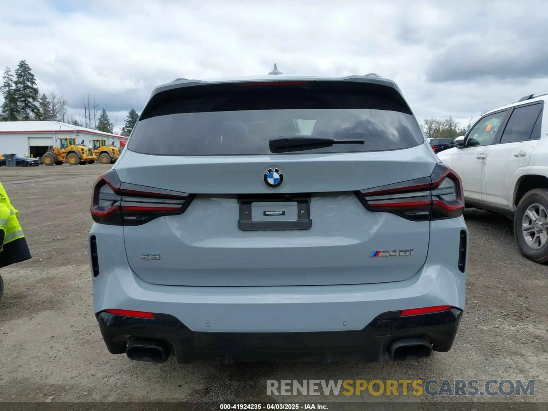 17 Photograph of a damaged car 5UX83DP00P9R87761 BMW X3 2023