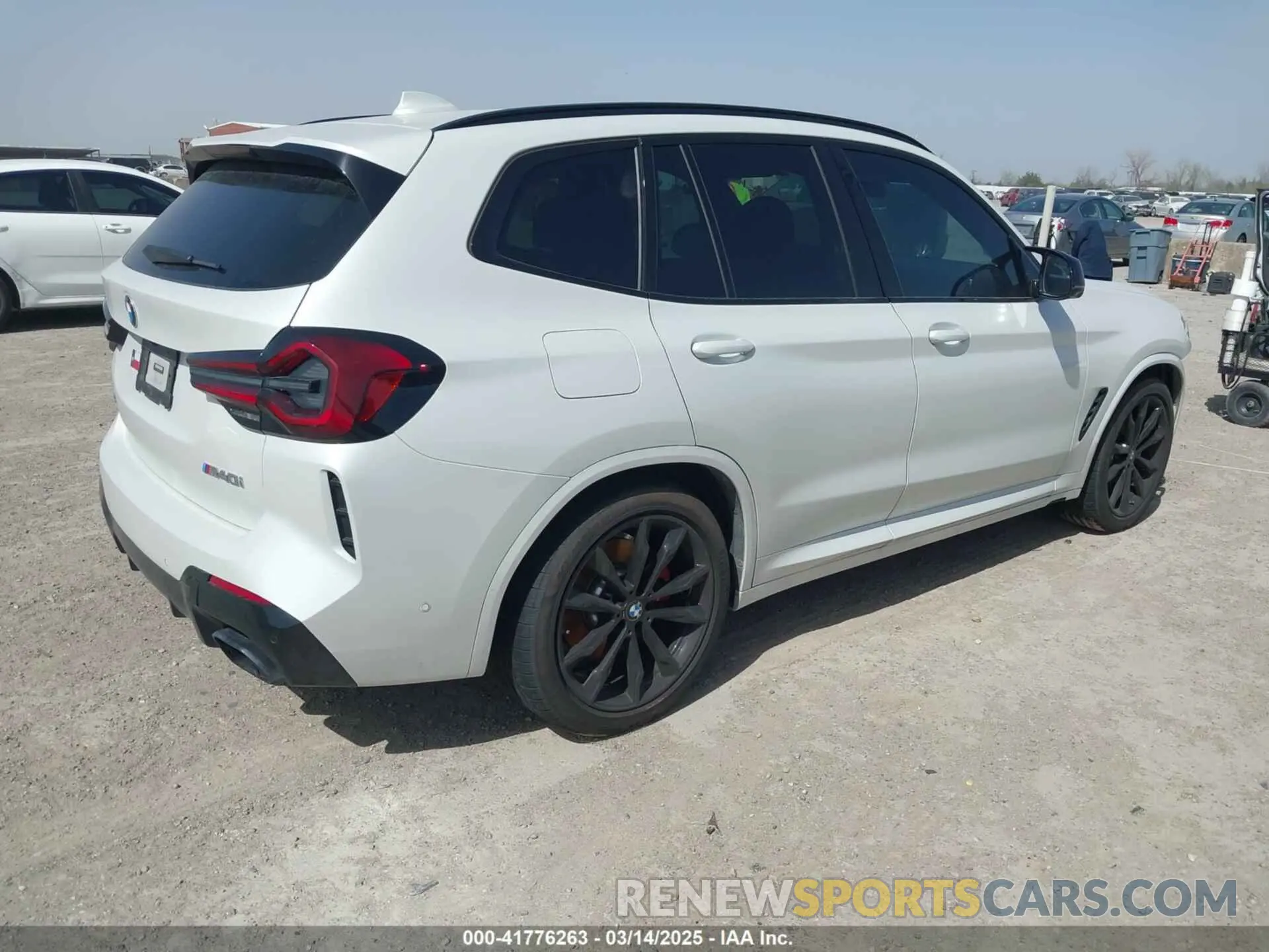4 Photograph of a damaged car 5UX83DP02P9T16057 BMW X3 2023